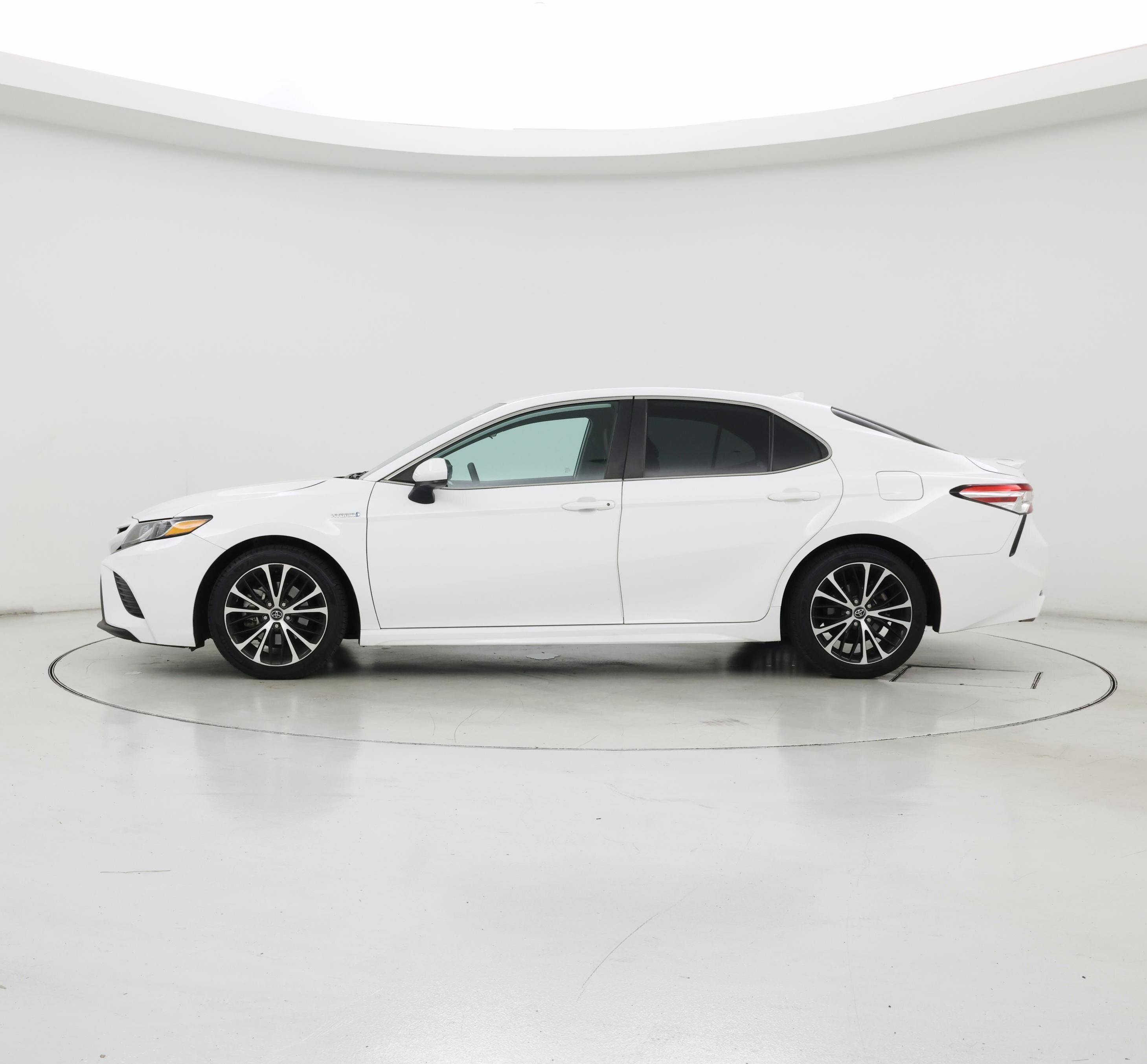 Thumbnail: 2020 Toyota Camry - 3