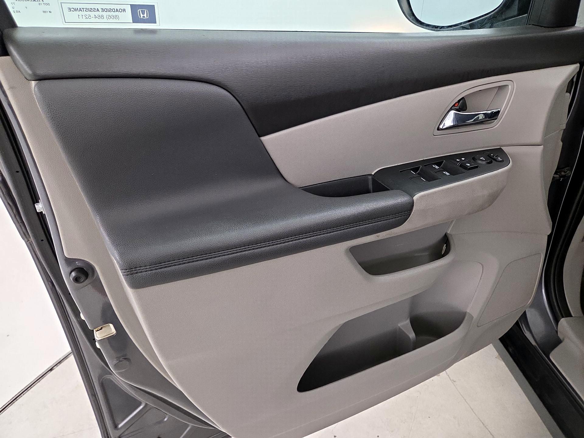 Thumbnail: 2016 Honda Odyssey - 12