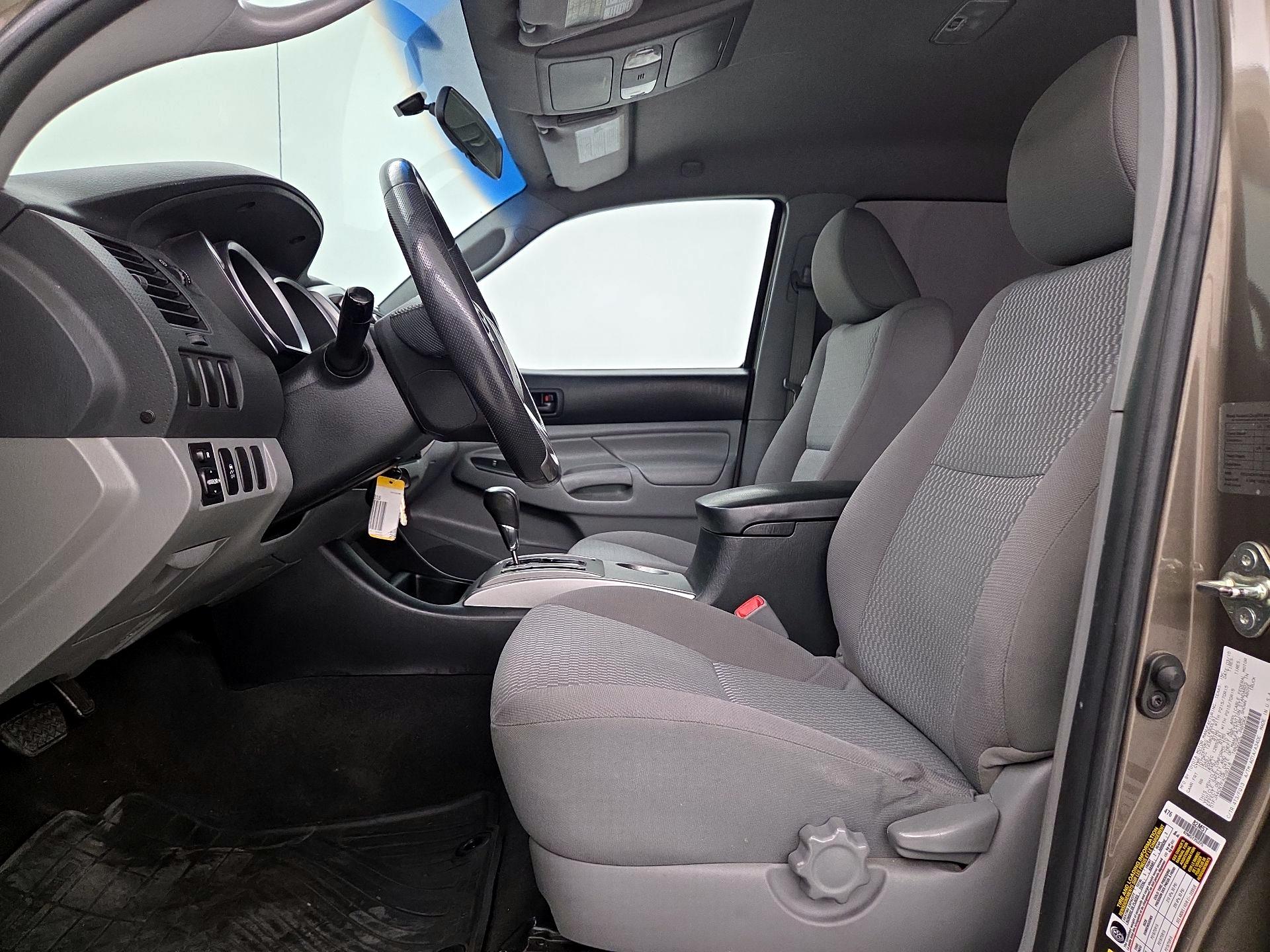 Thumbnail: 2015 Toyota Tacoma - 11