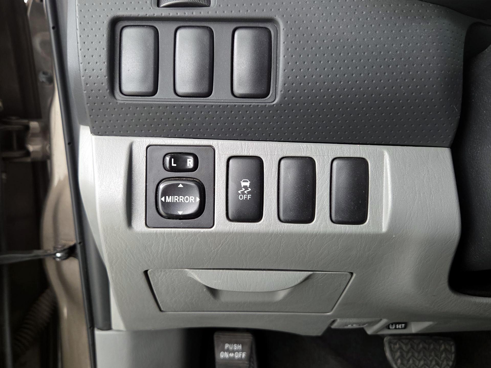 Thumbnail: 2015 Toyota Tacoma - 13