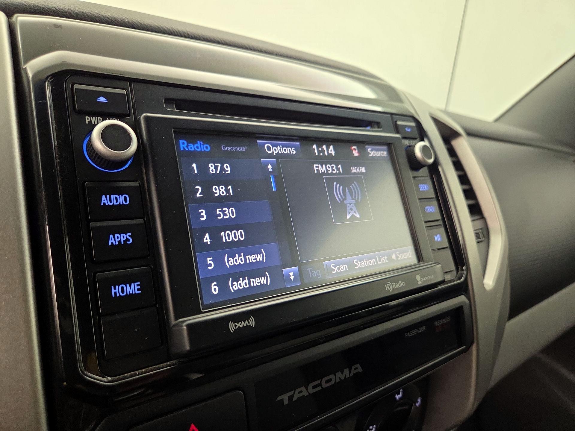 Thumbnail: 2015 Toyota Tacoma - 15