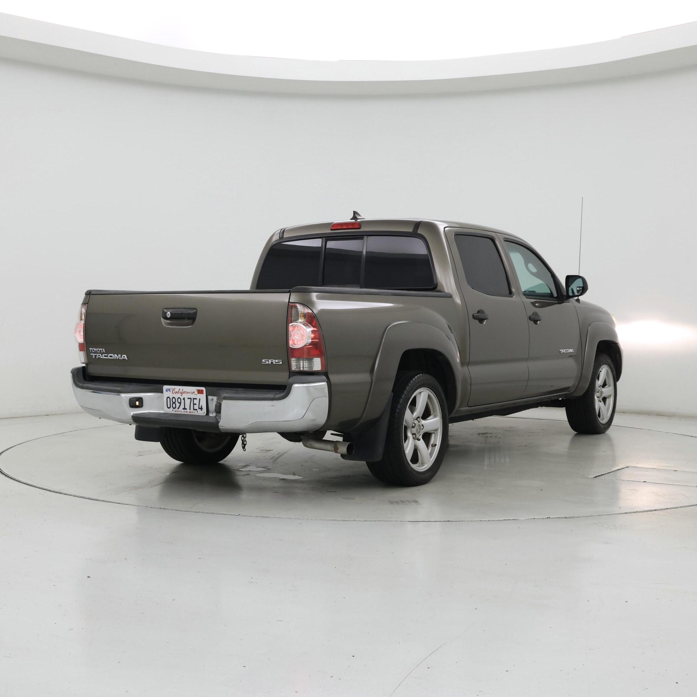 Thumbnail: 2015 Toyota Tacoma - 8
