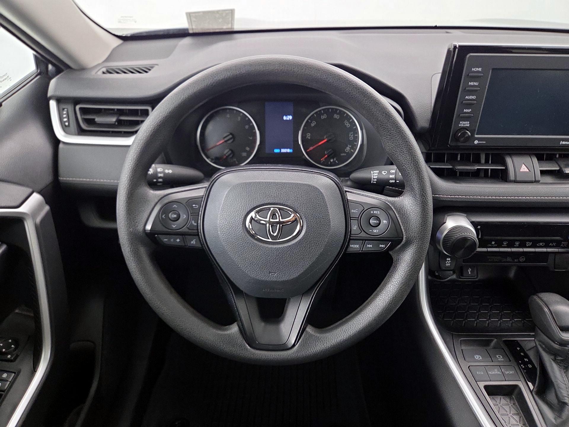 Thumbnail: 2021 Toyota RAV4 - 10