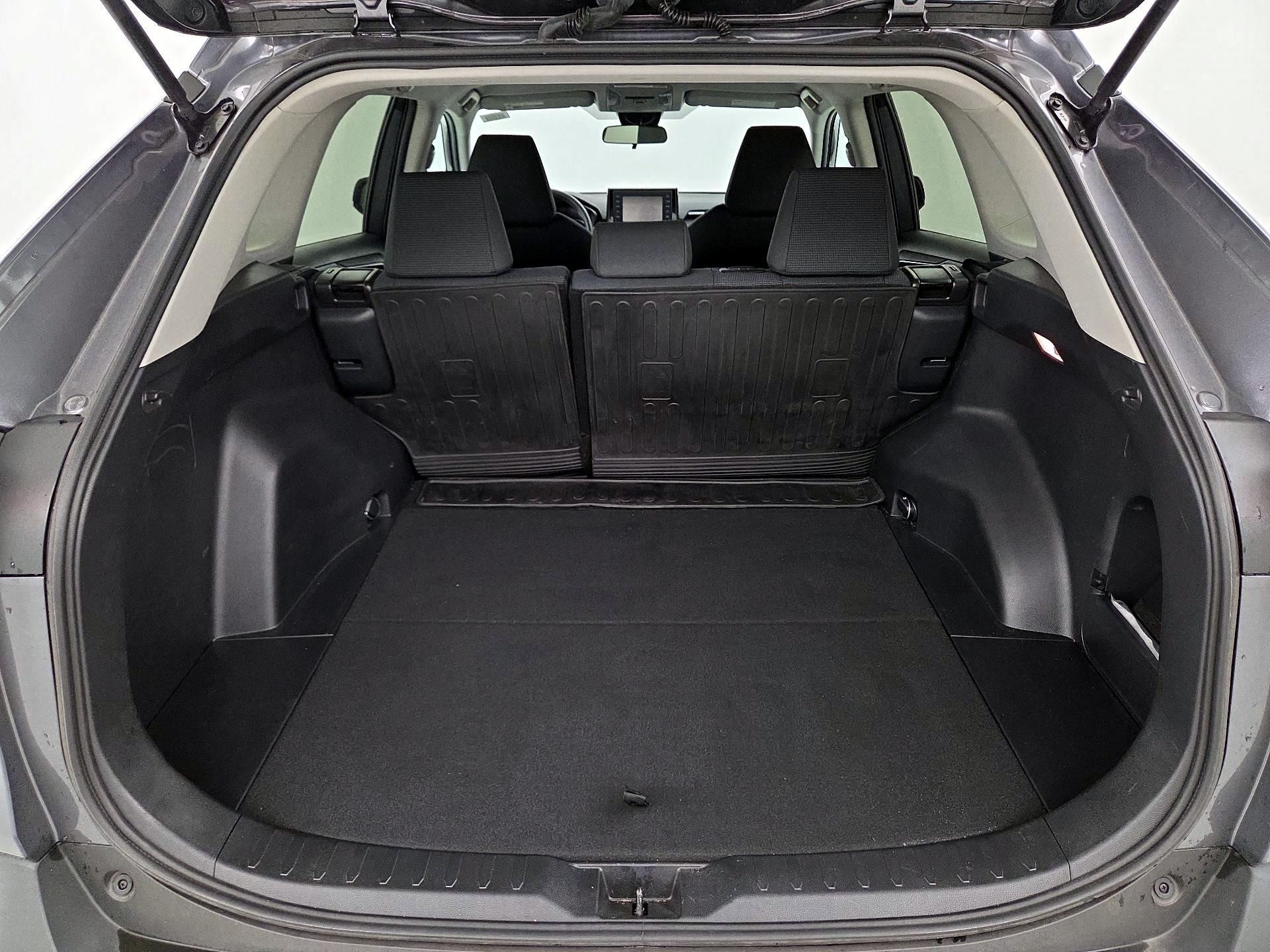 Thumbnail: 2021 Toyota RAV4 - 20