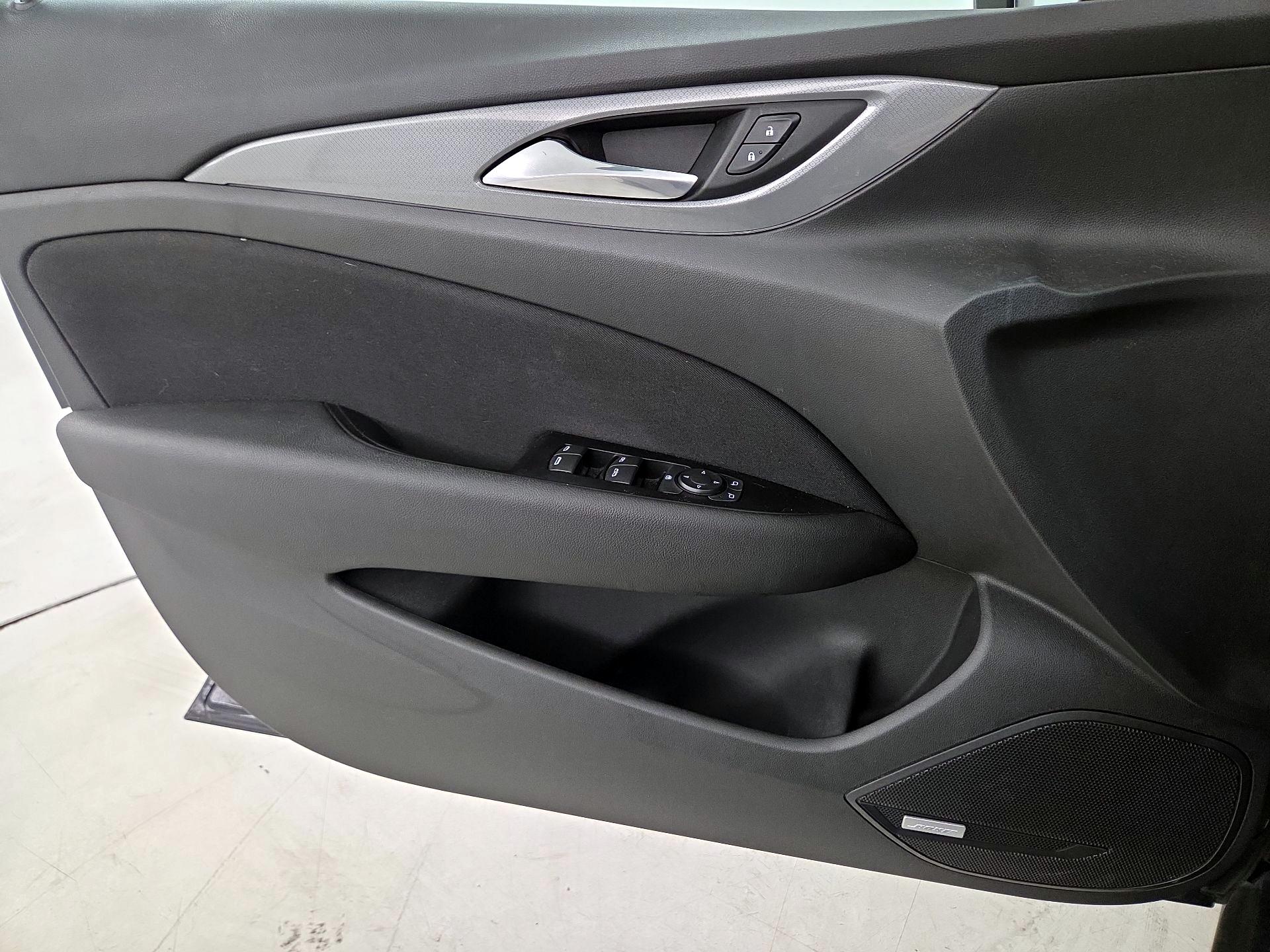 Thumbnail: 2018 Buick Regal - 12