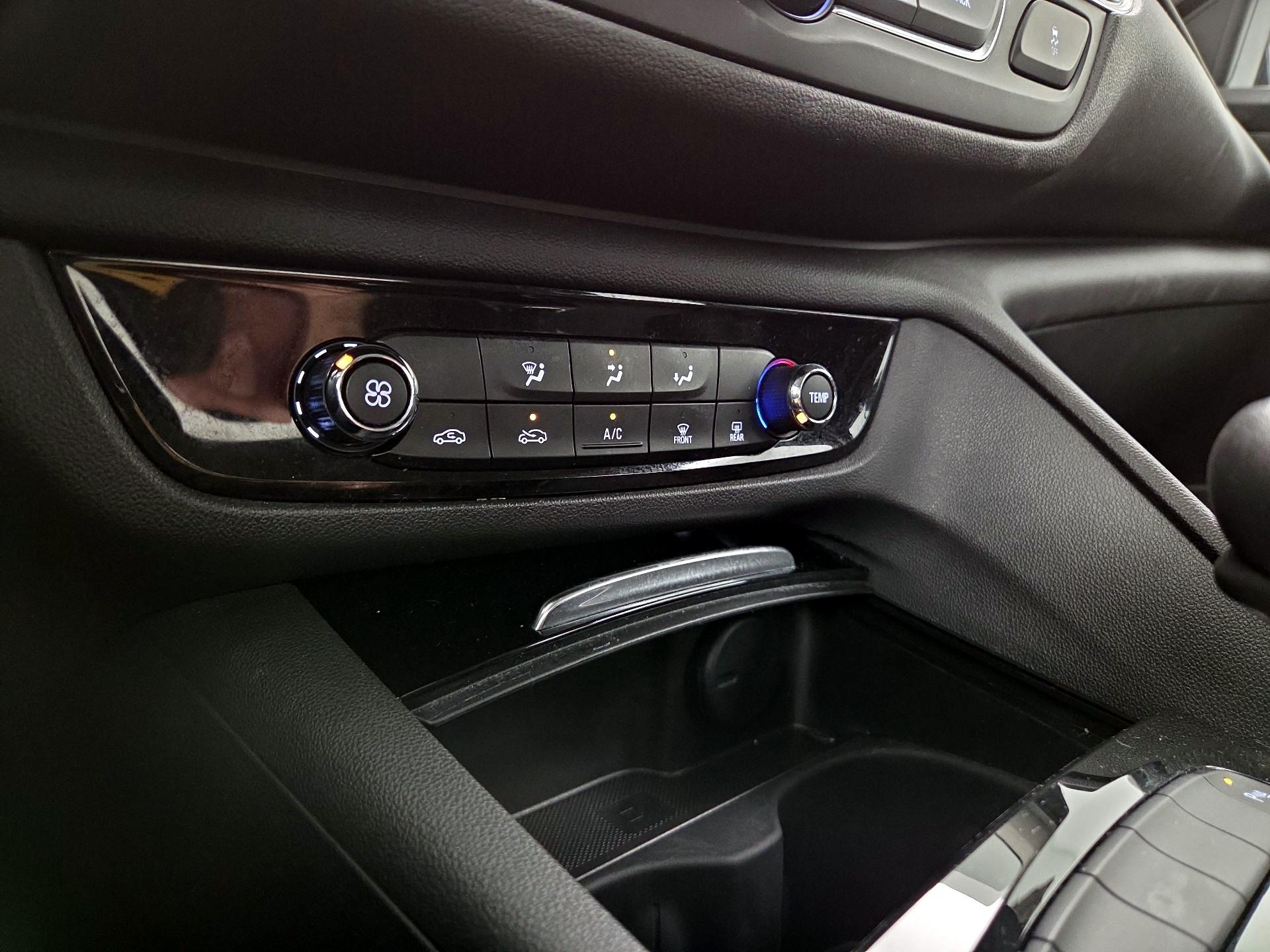 Thumbnail: 2018 Buick Regal - 16