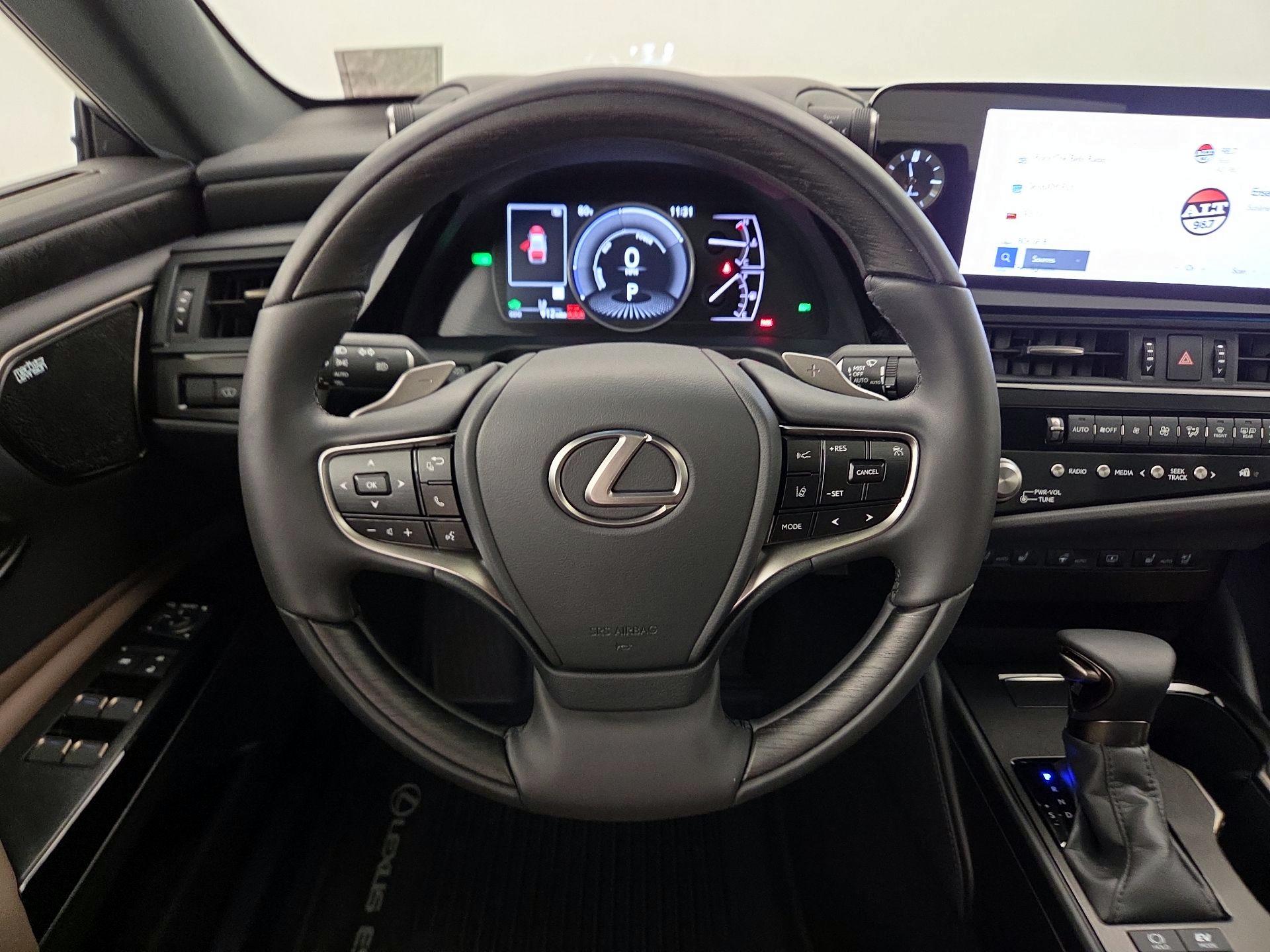 Thumbnail: 2025 Lexus ES - 10