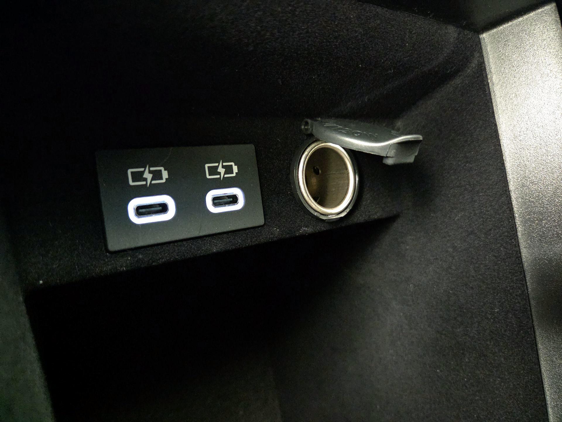 Thumbnail: 2025 Lexus ES - 18