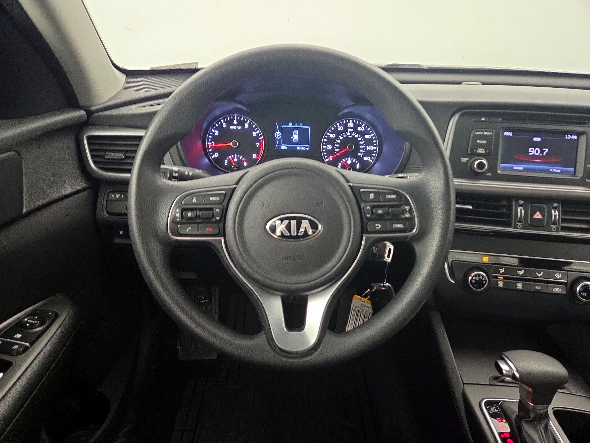 Thumbnail: 2016 Kia Optima - 10