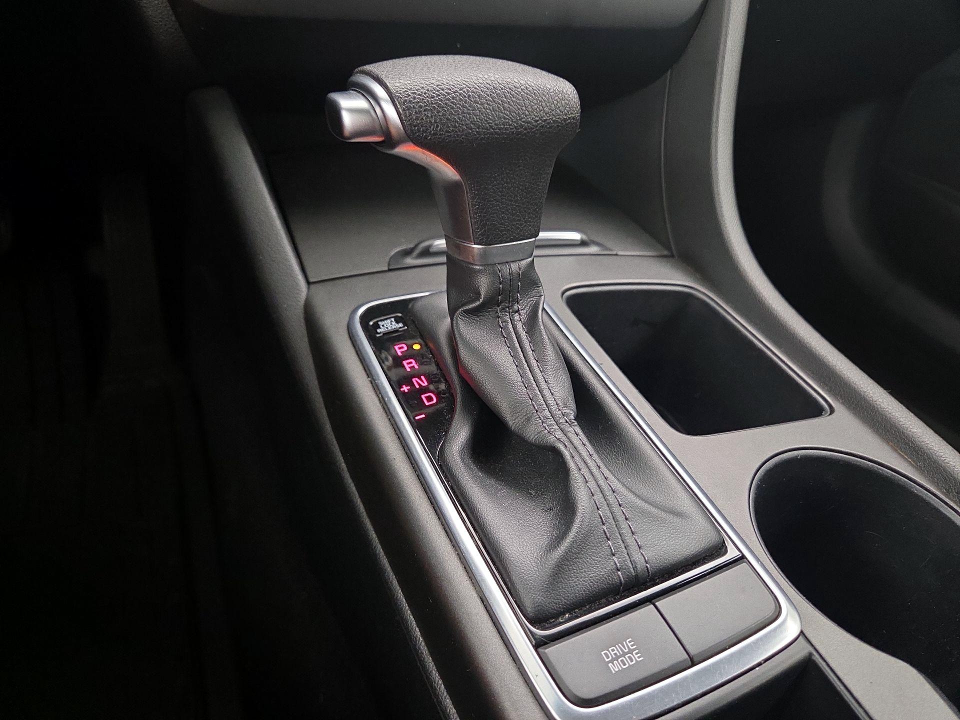 Thumbnail: 2016 Kia Optima - 17