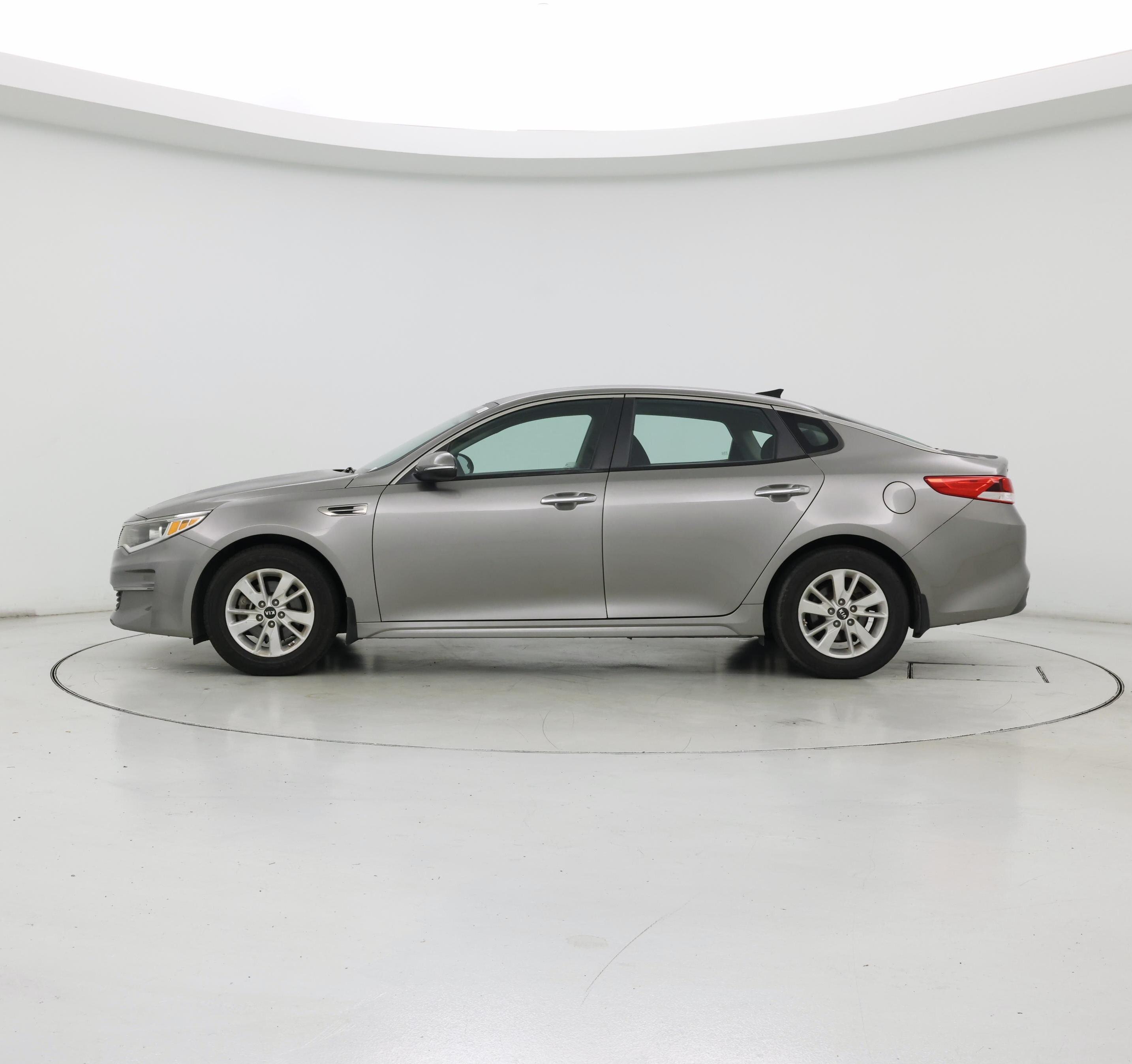 Thumbnail: 2016 Kia Optima - 3