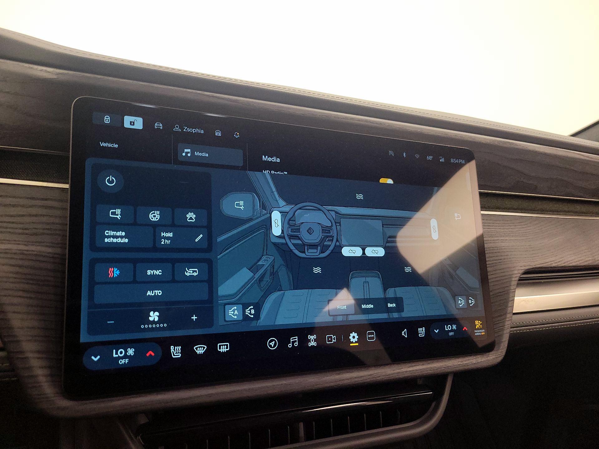 Thumbnail: 2024 Rivian R1S - 16