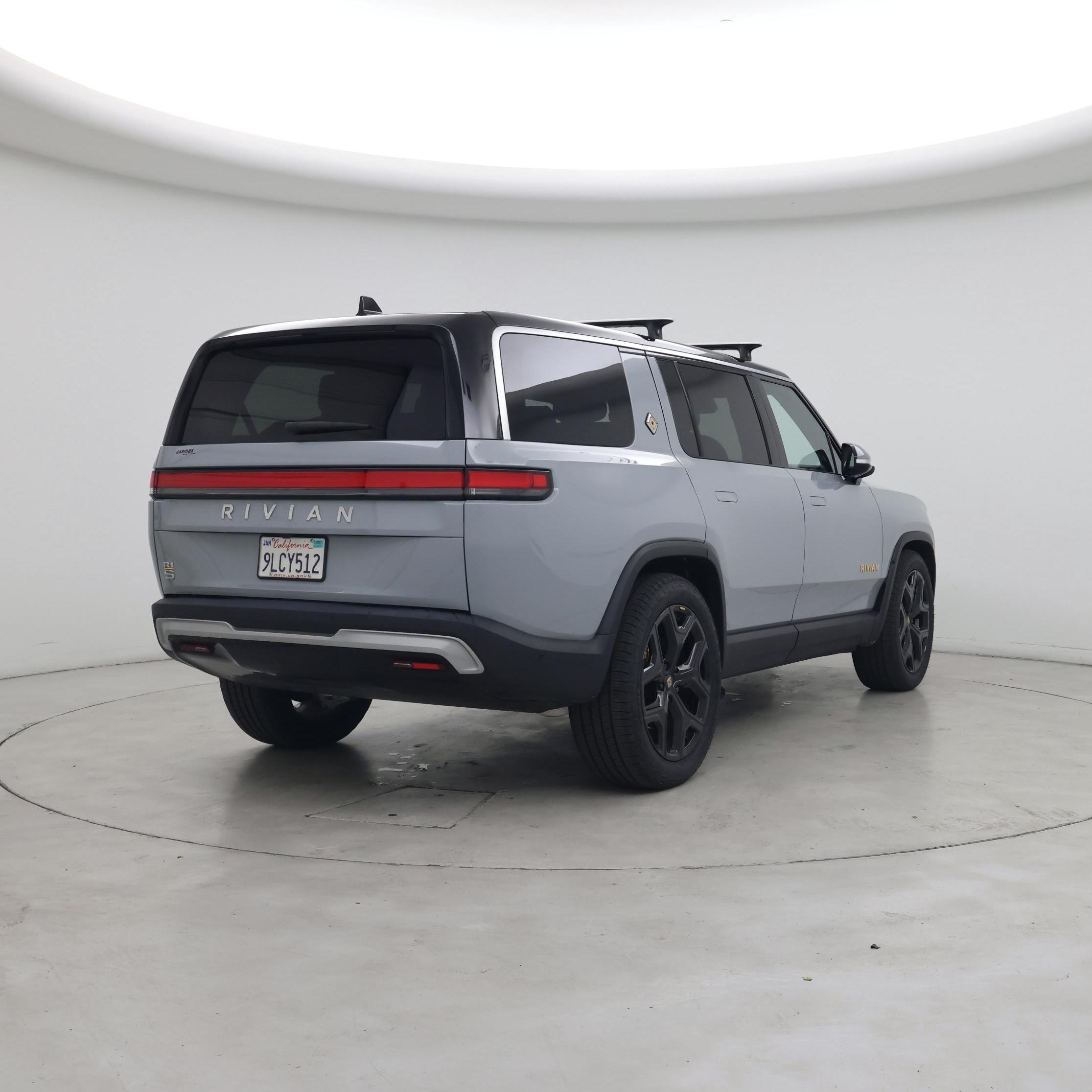 Thumbnail: 2024 Rivian R1S - 8