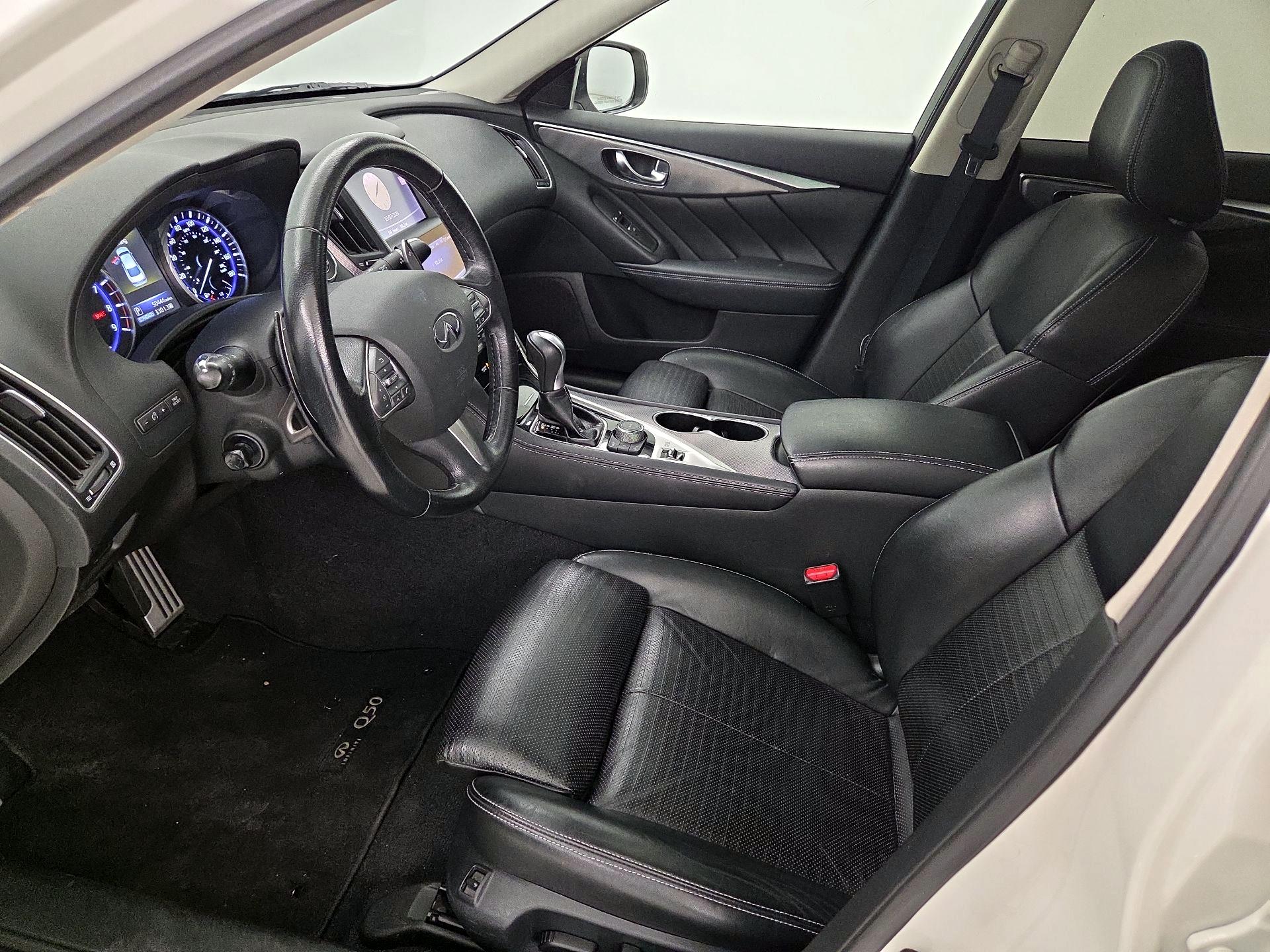 Thumbnail: 2016 INFINITI Q50 - 11