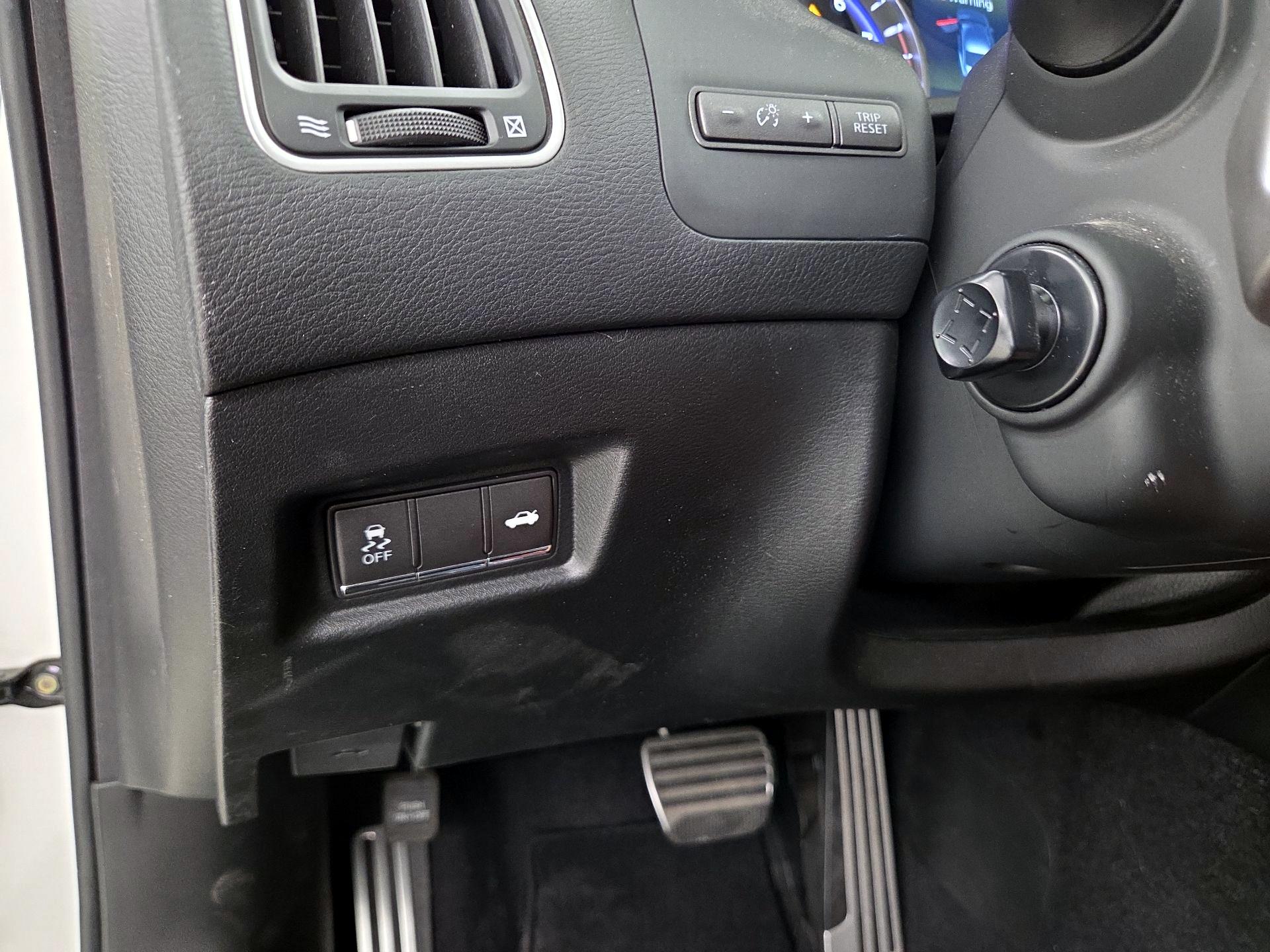 Thumbnail: 2016 INFINITI Q50 - 13