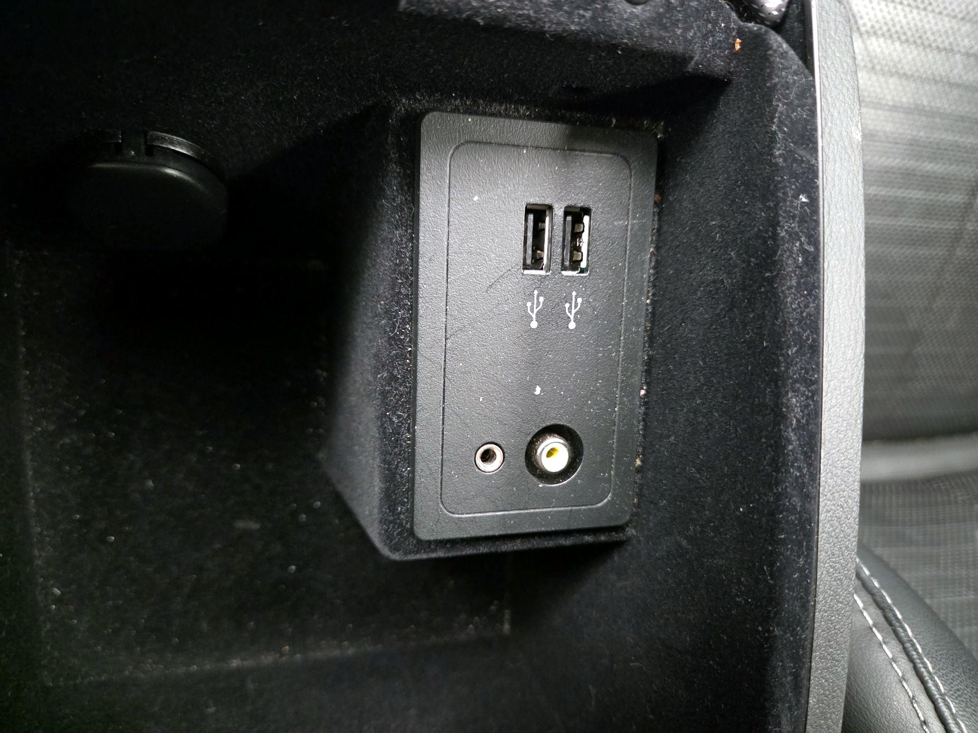 Thumbnail: 2016 INFINITI Q50 - 18