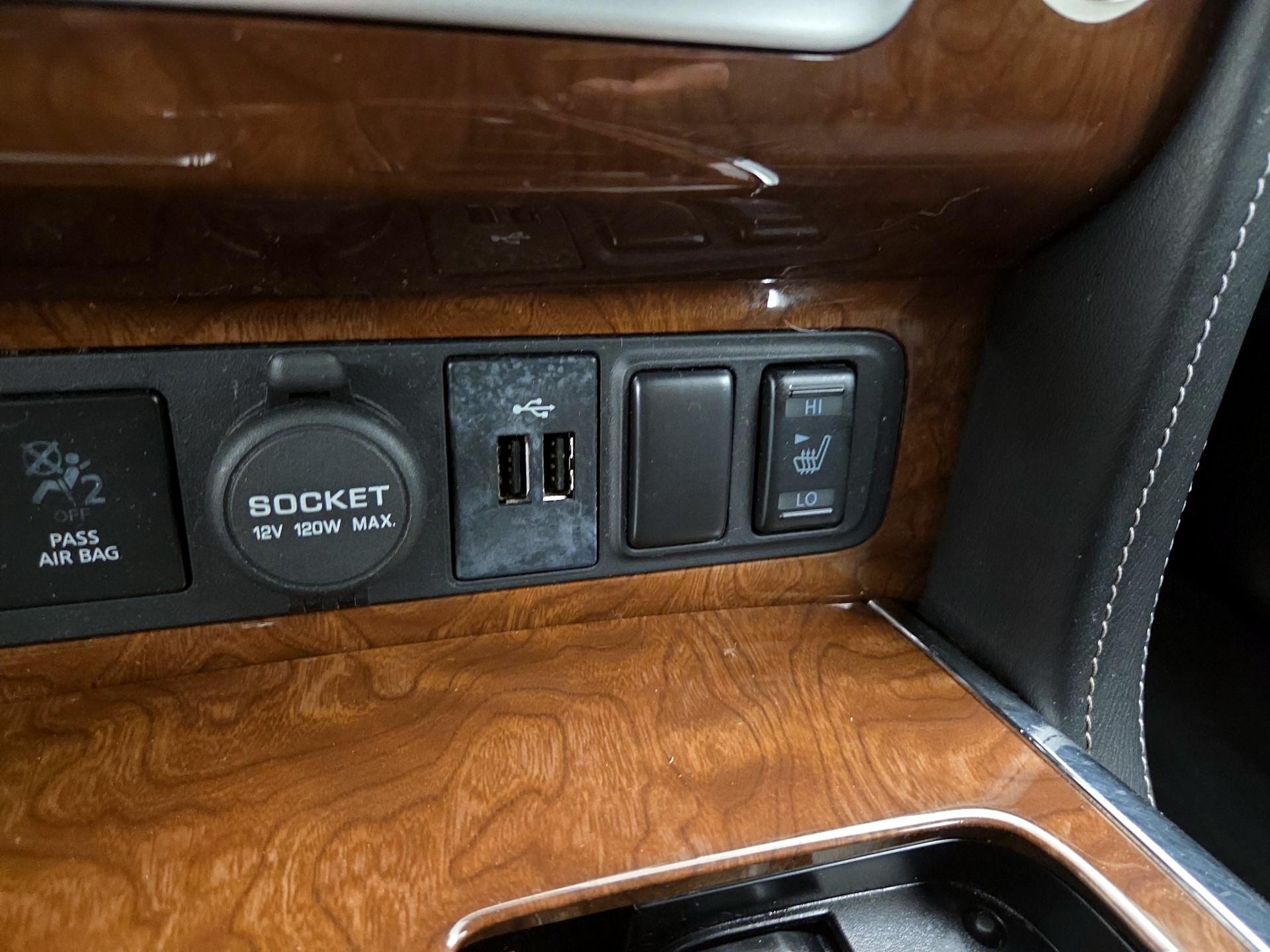 Thumbnail: 2019 INFINITI QX80 - 19