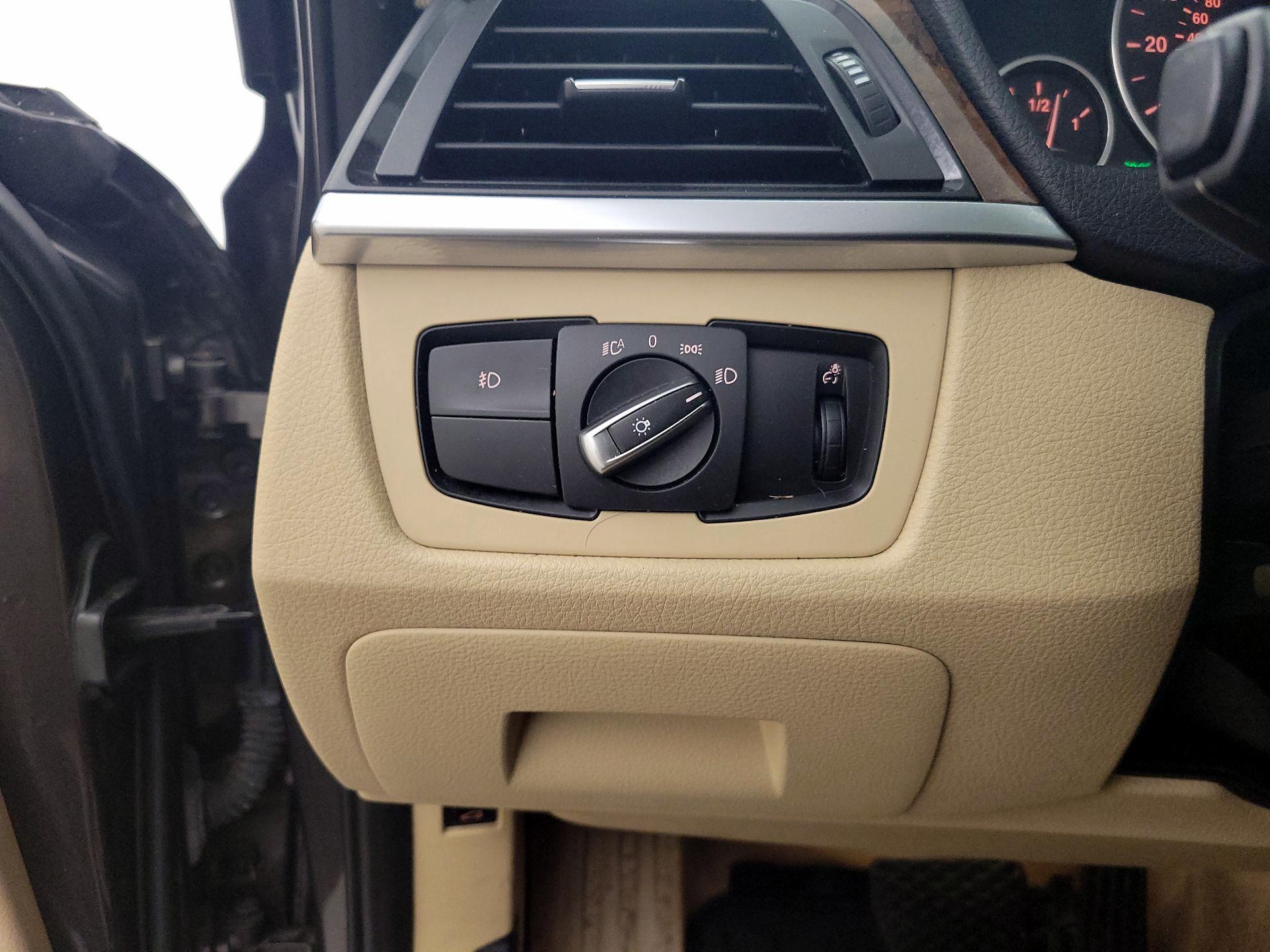 Thumbnail: 2014 BMW 3 Series - 13