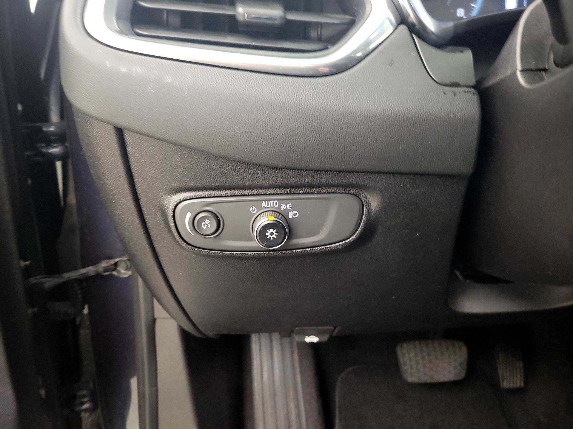 Thumbnail: 2018 Chevrolet Equinox - 13