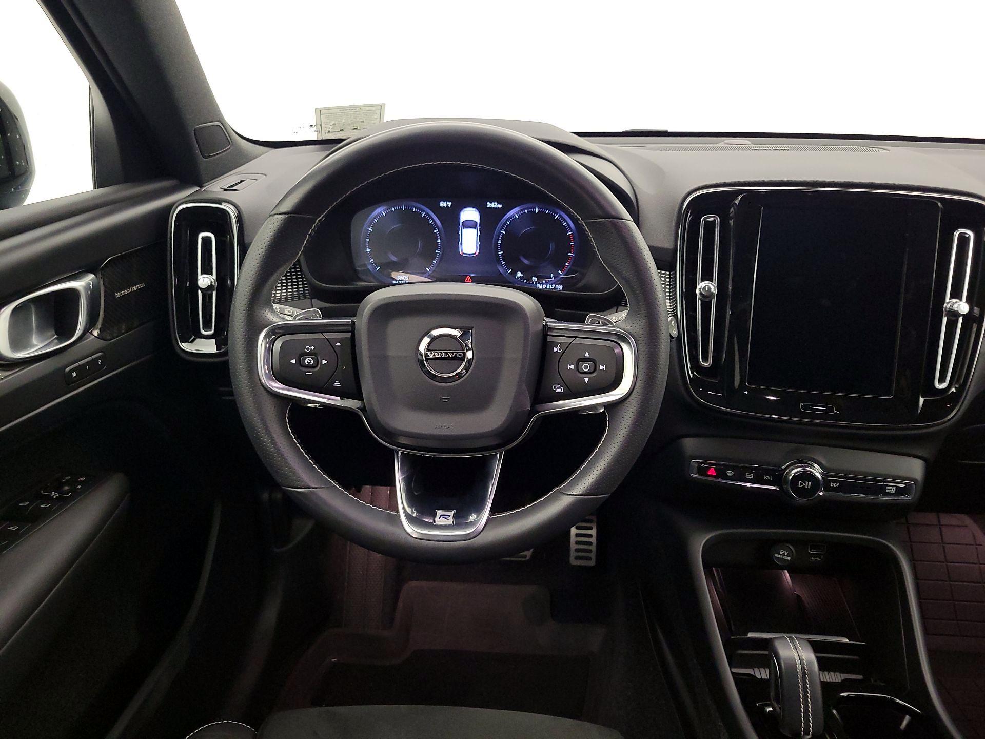 Thumbnail: 2019 Volvo XC40 - 10