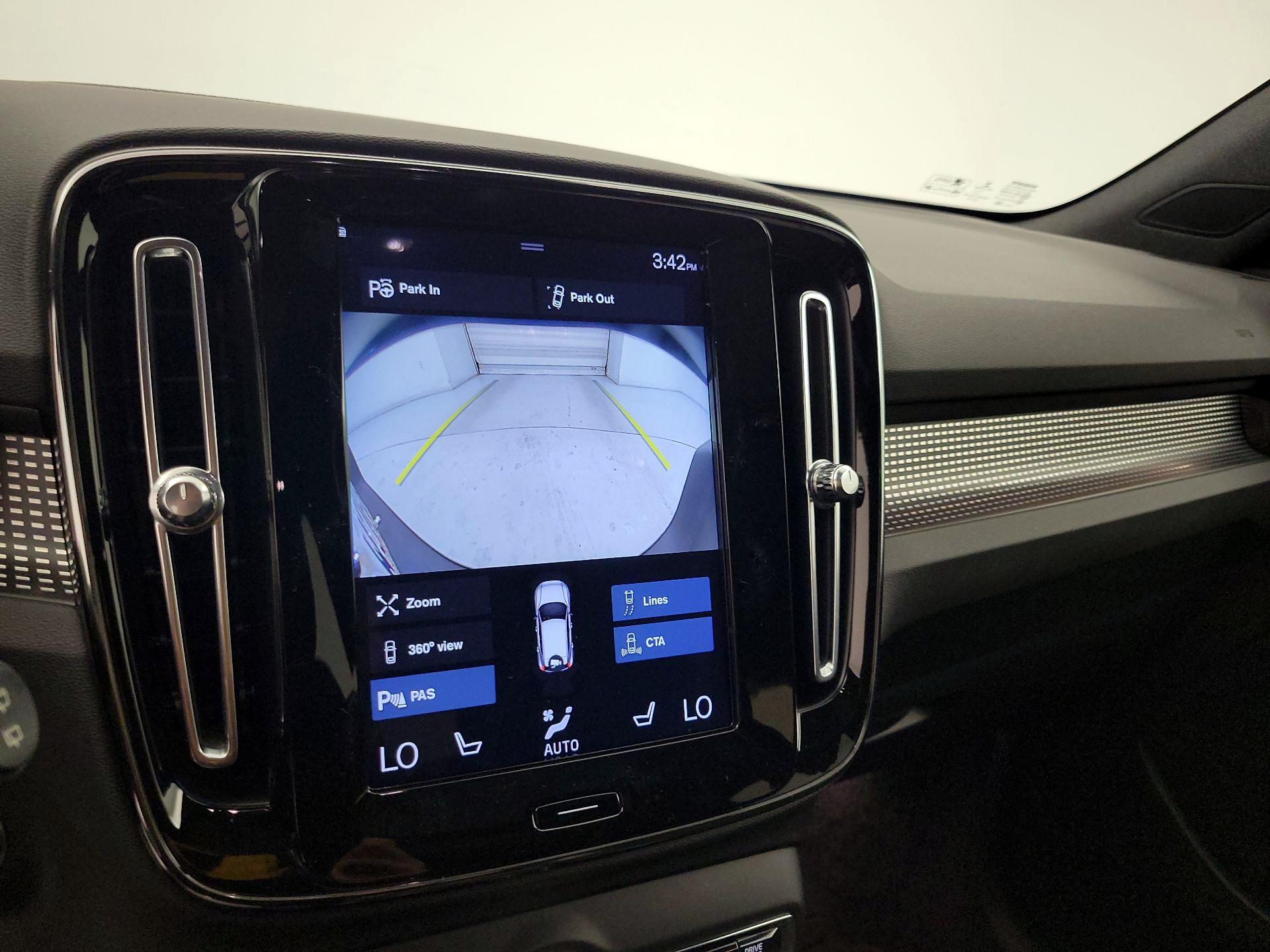 Thumbnail: 2019 Volvo XC40 - 13