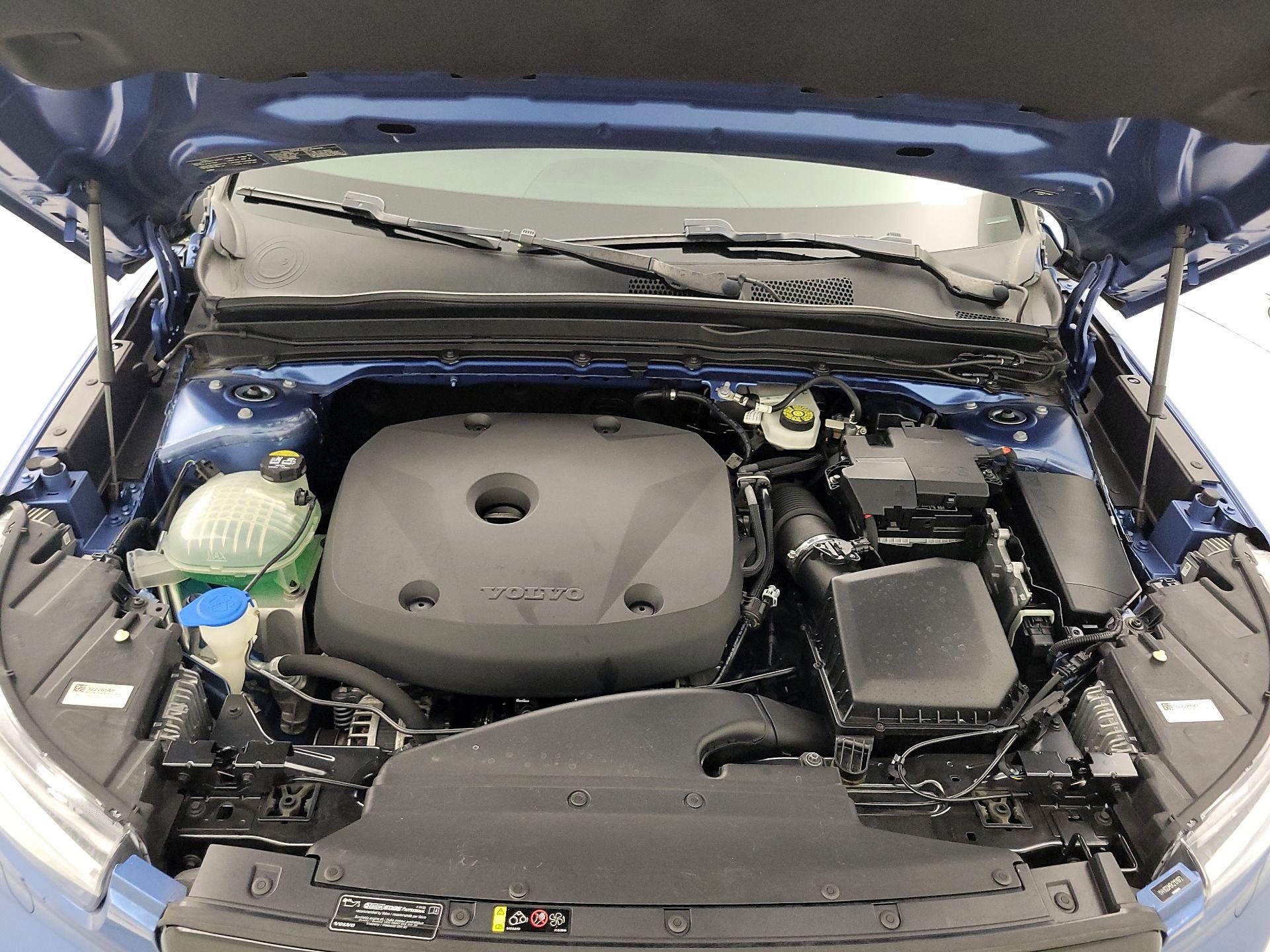 Thumbnail: 2019 Volvo XC40 - 19