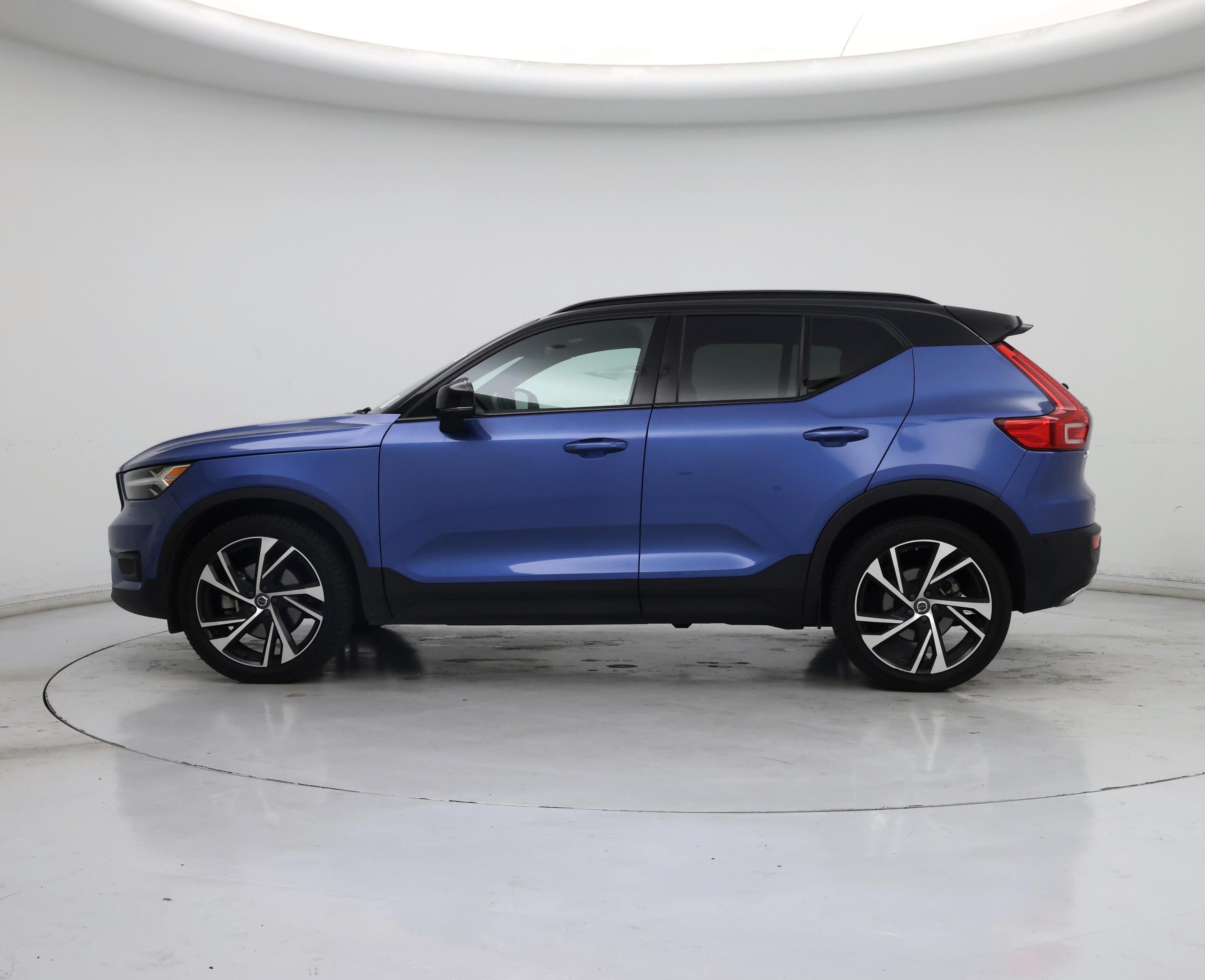 Thumbnail: 2019 Volvo XC40 - 3