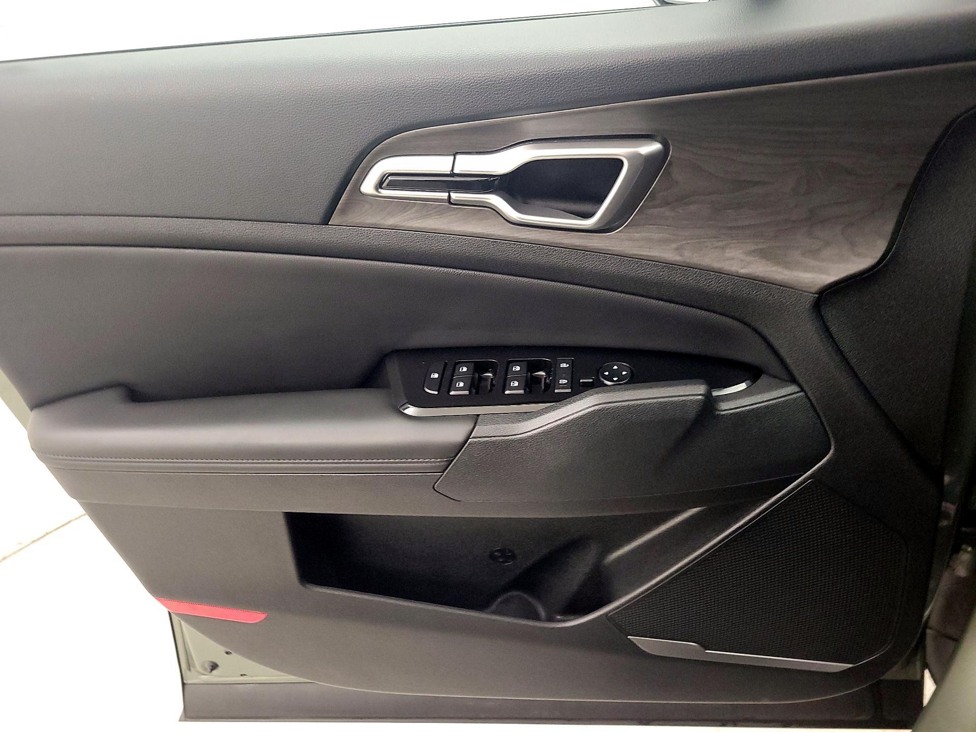 Thumbnail: 2023 Kia Sportage - 12