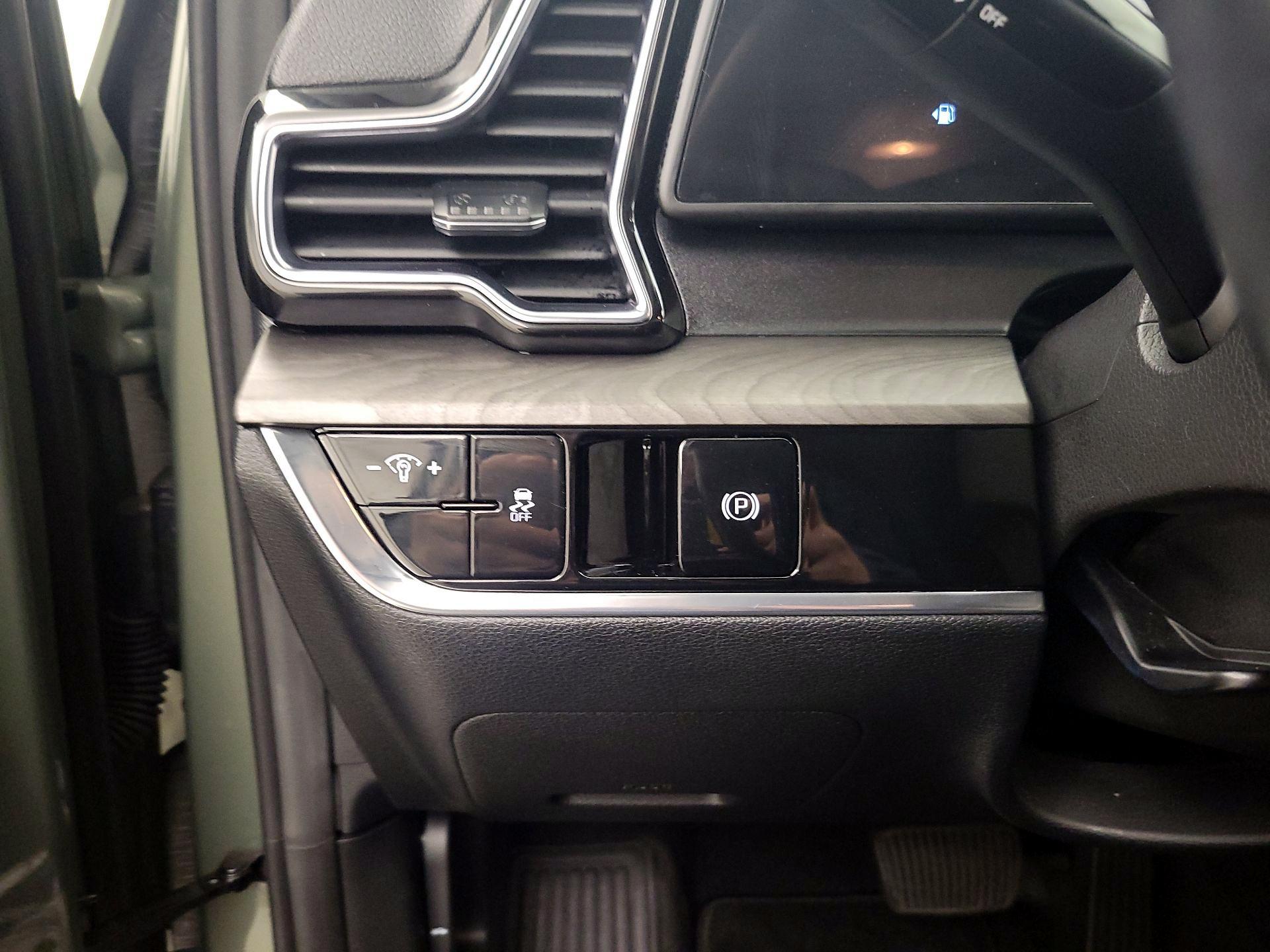 Thumbnail: 2023 Kia Sportage - 13