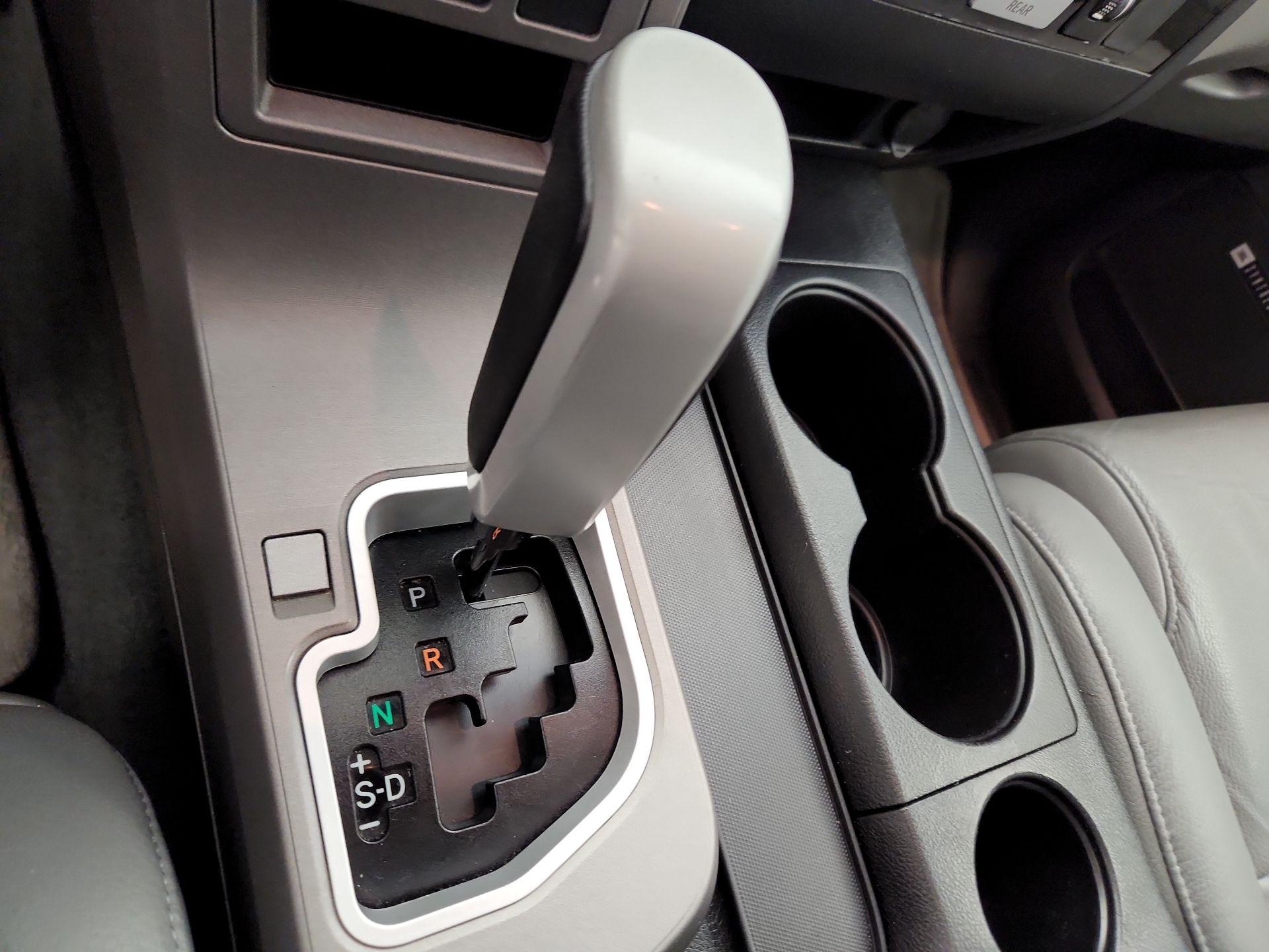 Thumbnail: 2017 Toyota Sequoia - 17