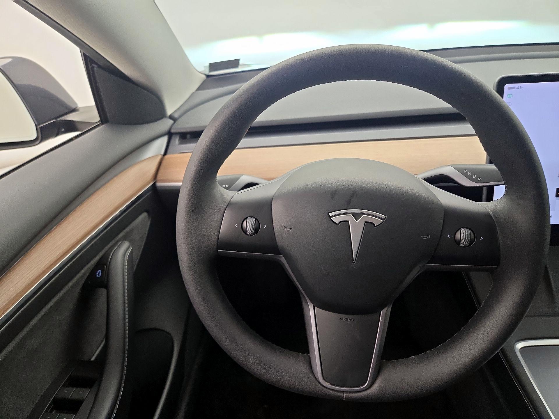Thumbnail: 2023 Tesla Model 3 - 10