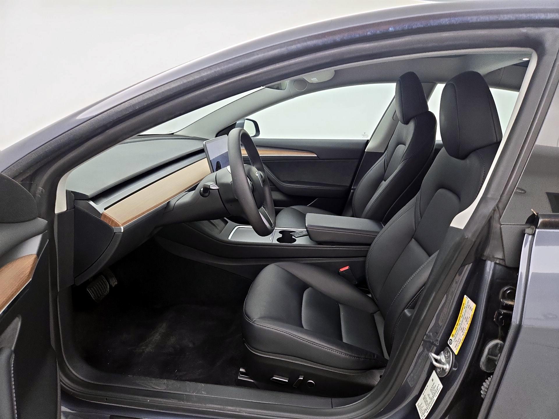 Thumbnail: 2023 Tesla Model 3 - 11