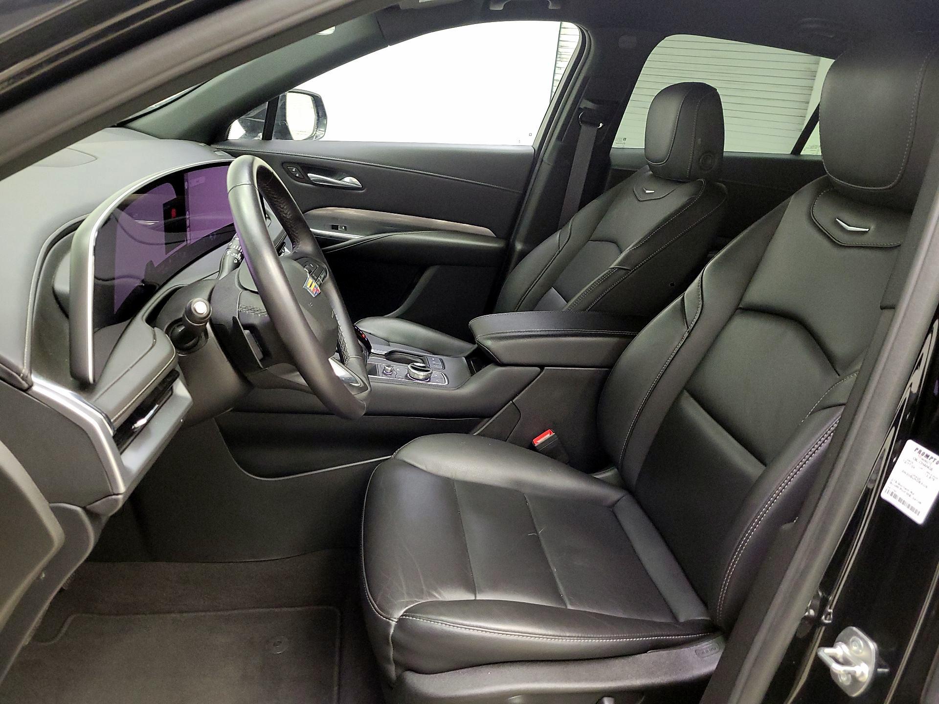 Thumbnail: 2024 Cadillac XT4 - 11