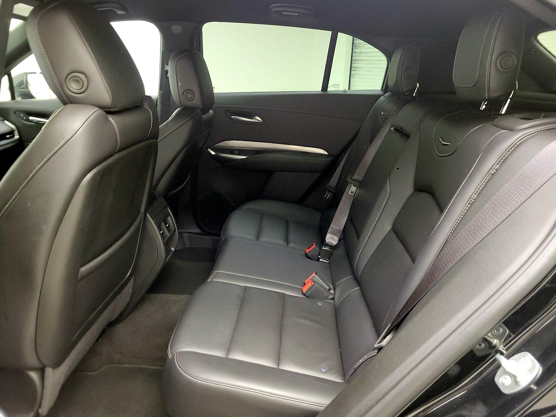 Thumbnail: 2024 Cadillac XT4 - 20