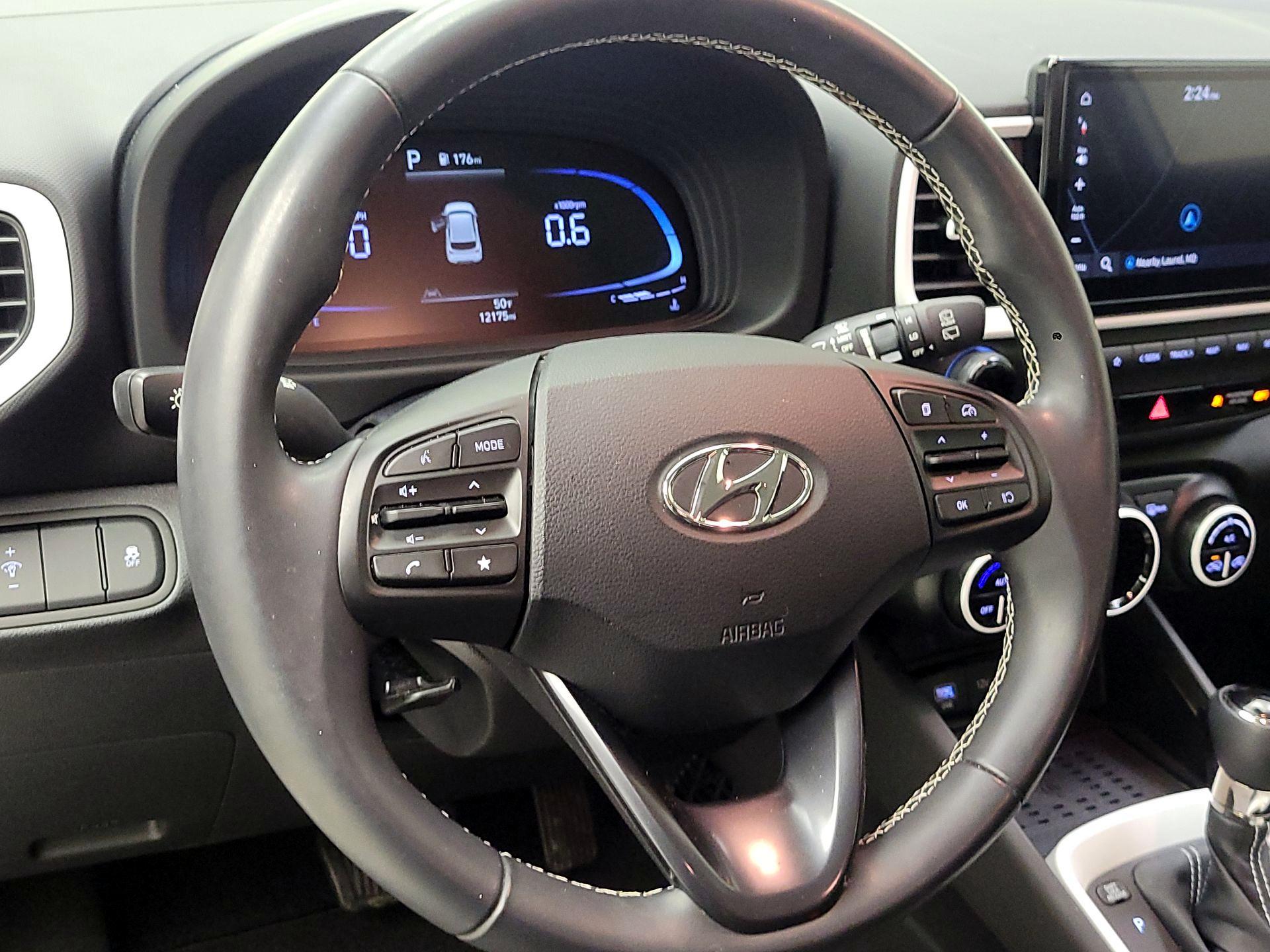 Thumbnail: 2023 Hyundai Venue - 10