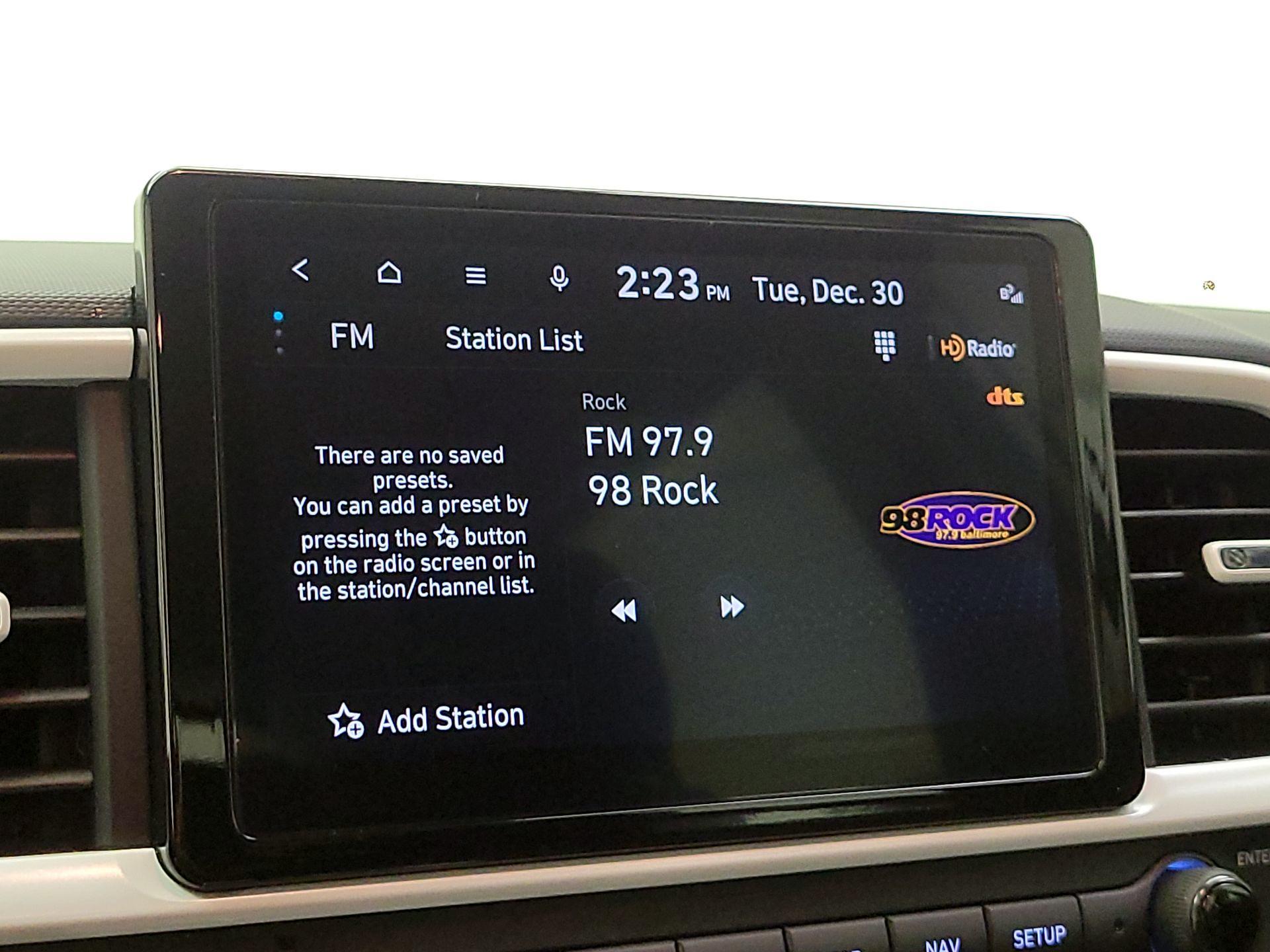 Thumbnail: 2023 Hyundai Venue - 16