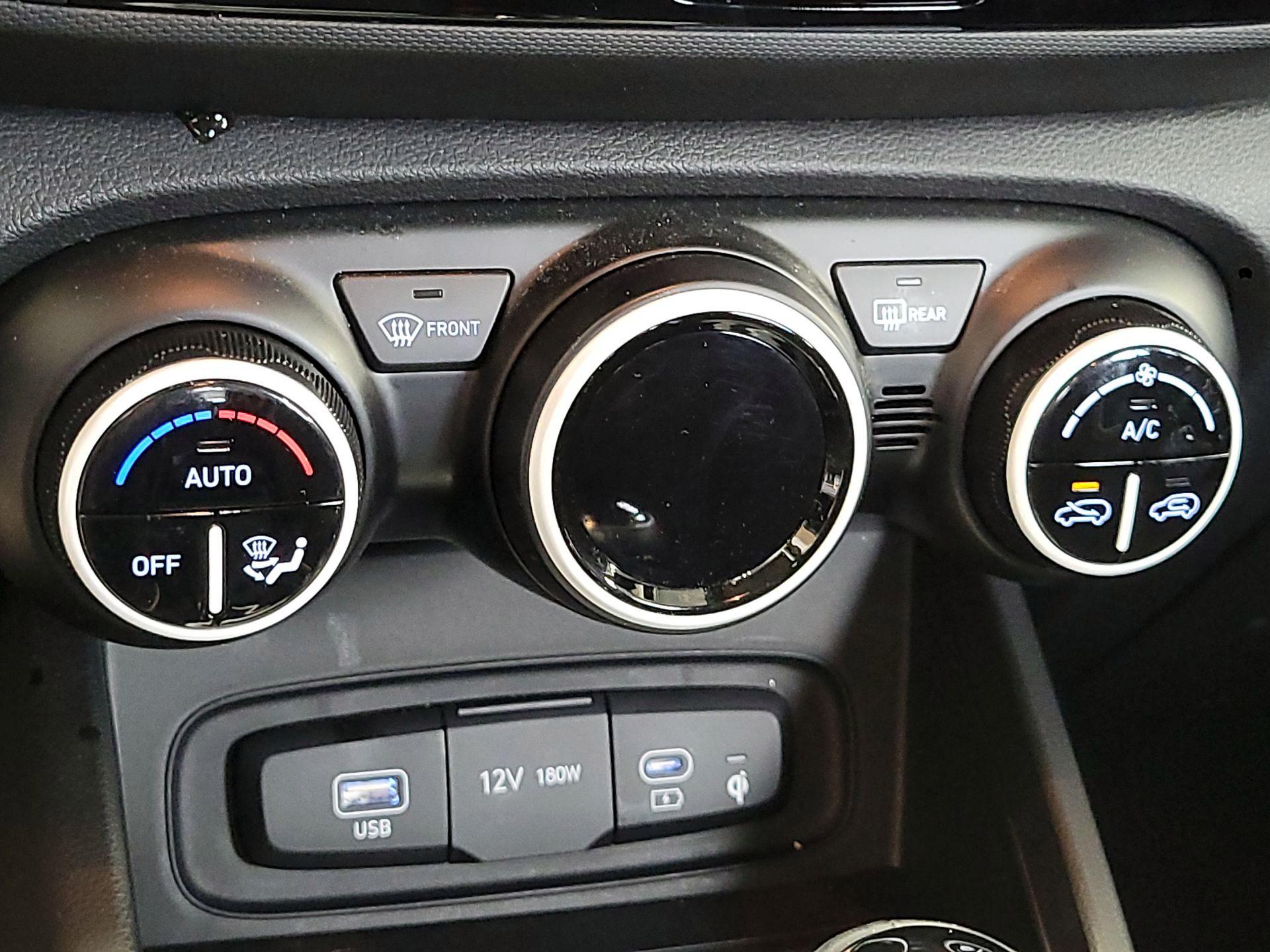 Thumbnail: 2023 Hyundai Venue - 17