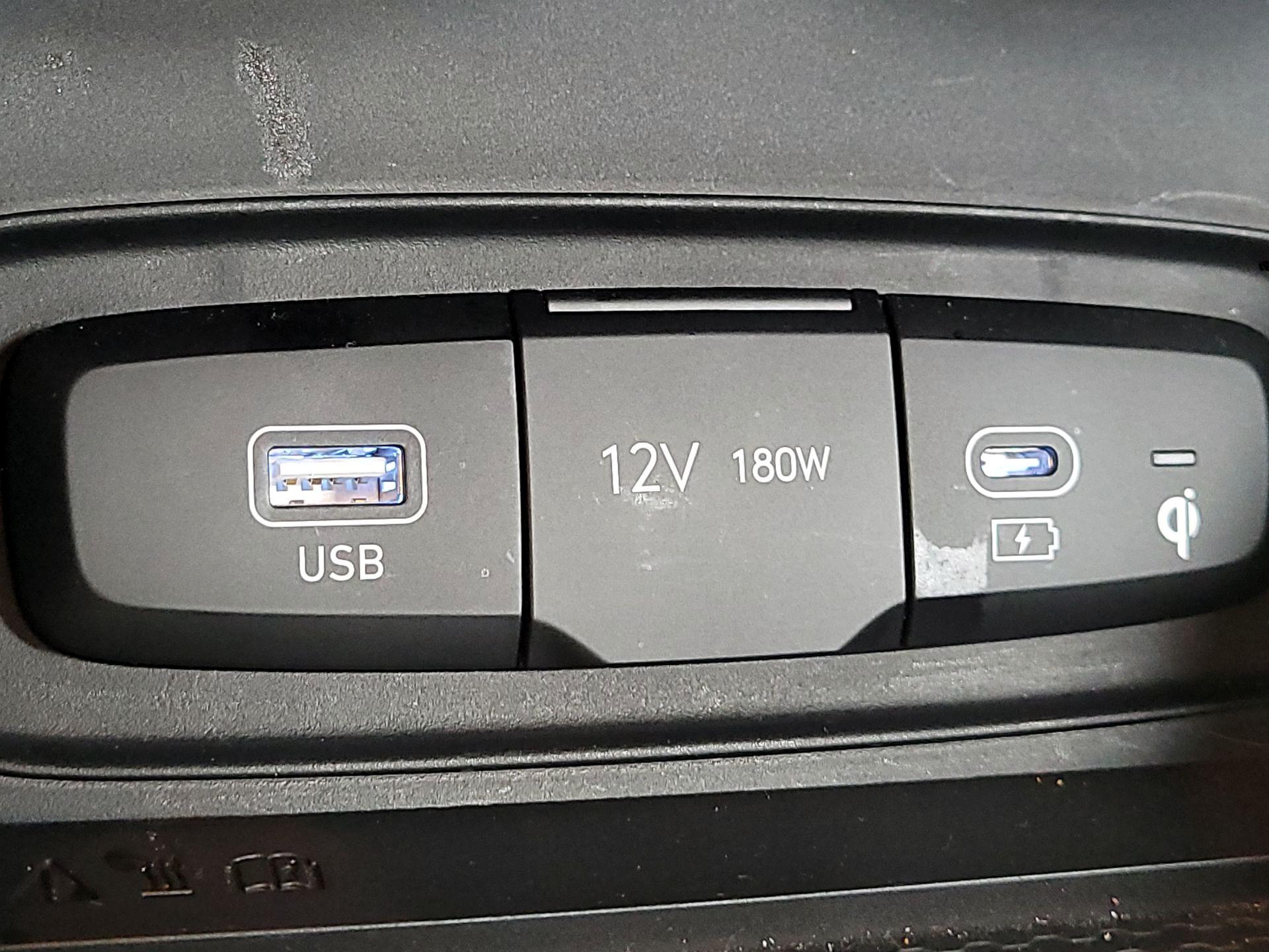 Thumbnail: 2023 Hyundai Venue - 19