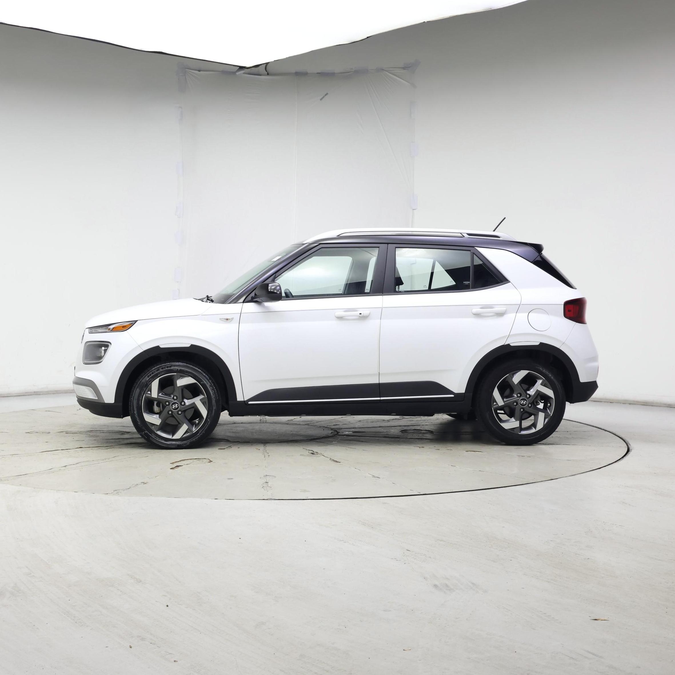 Thumbnail: 2023 Hyundai Venue - 3