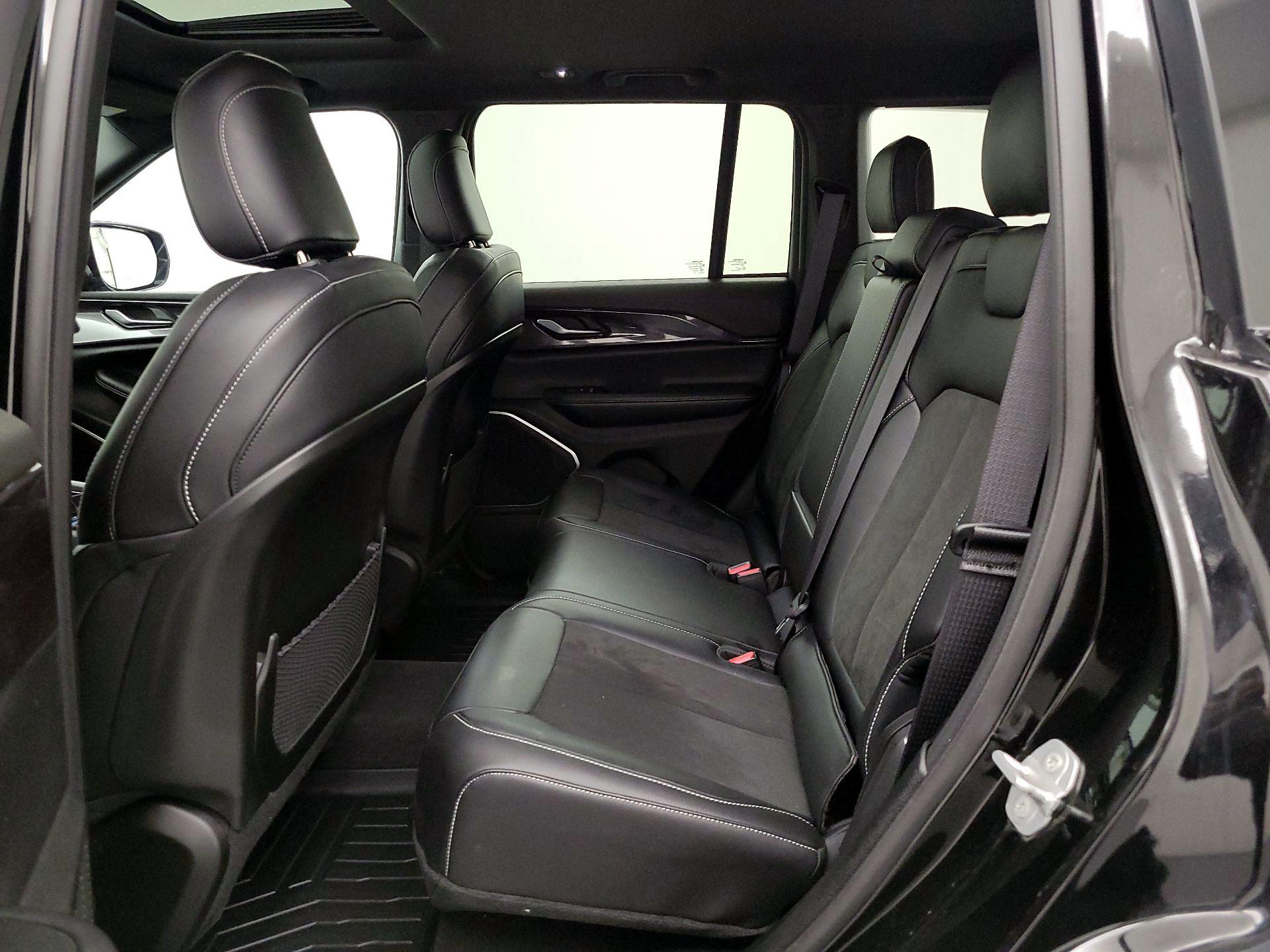 Thumbnail: 2022 Jeep Grand Cherokee - 19