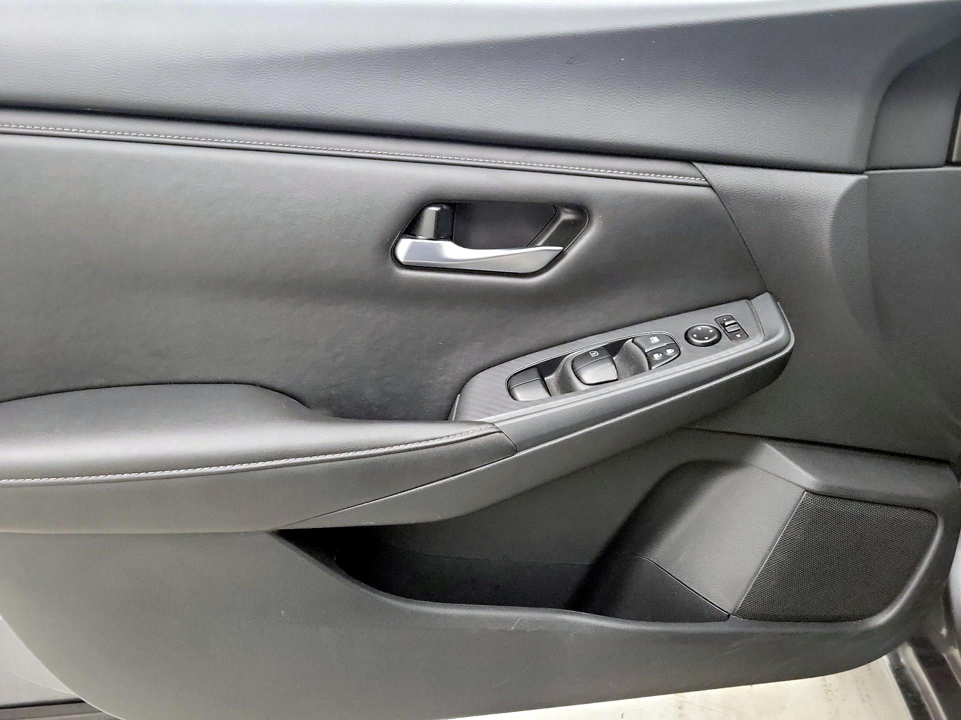 Thumbnail: 2023 Nissan Sentra - 12