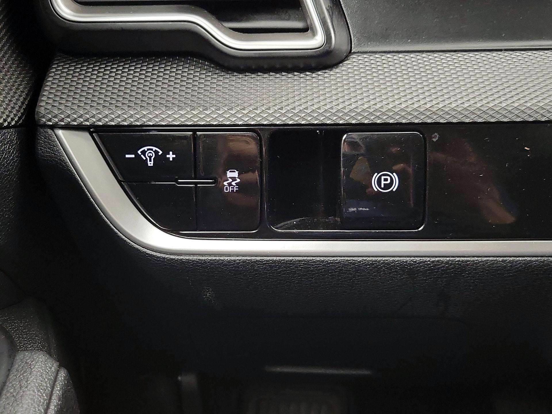 Thumbnail: 2023 Kia Sportage - 13