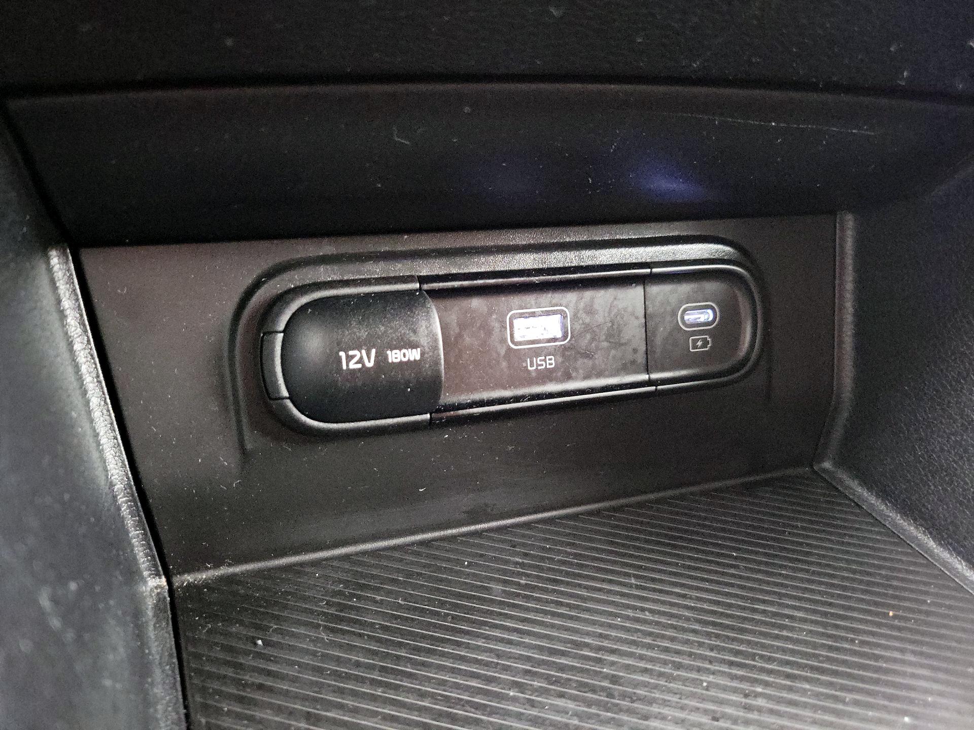 Thumbnail: 2023 Kia Sportage - 18