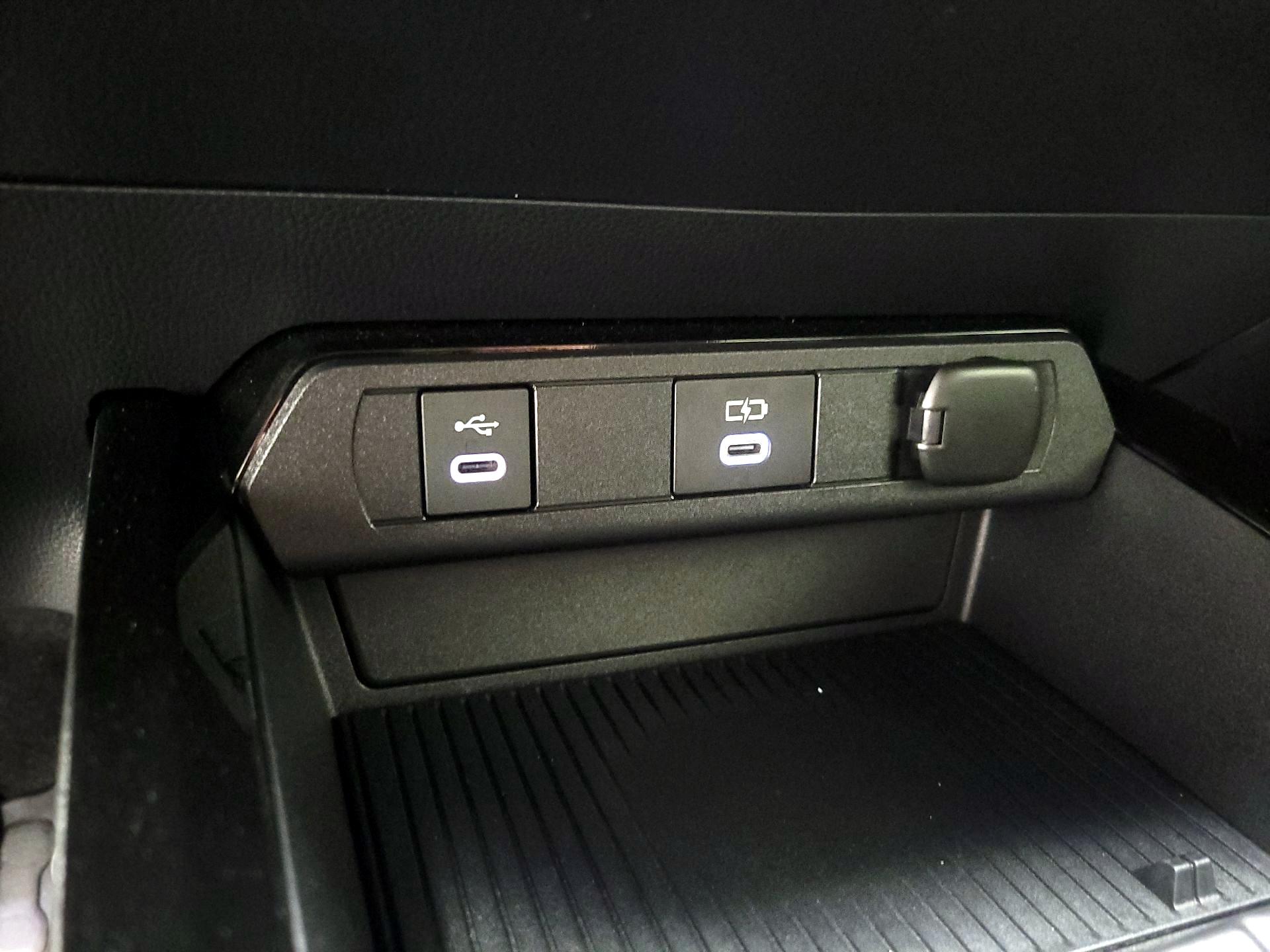 Thumbnail: 2024 Toyota Prius Prime - 18