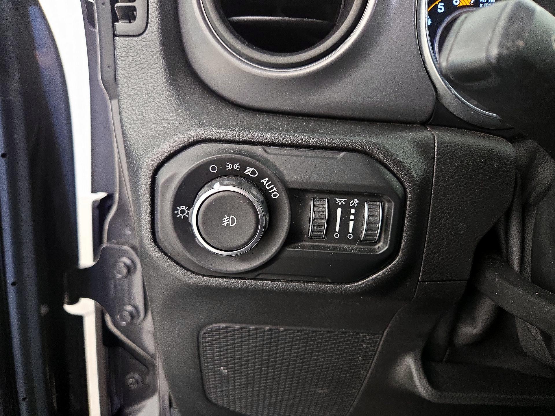 Thumbnail: 2021 Jeep Wrangler - 13