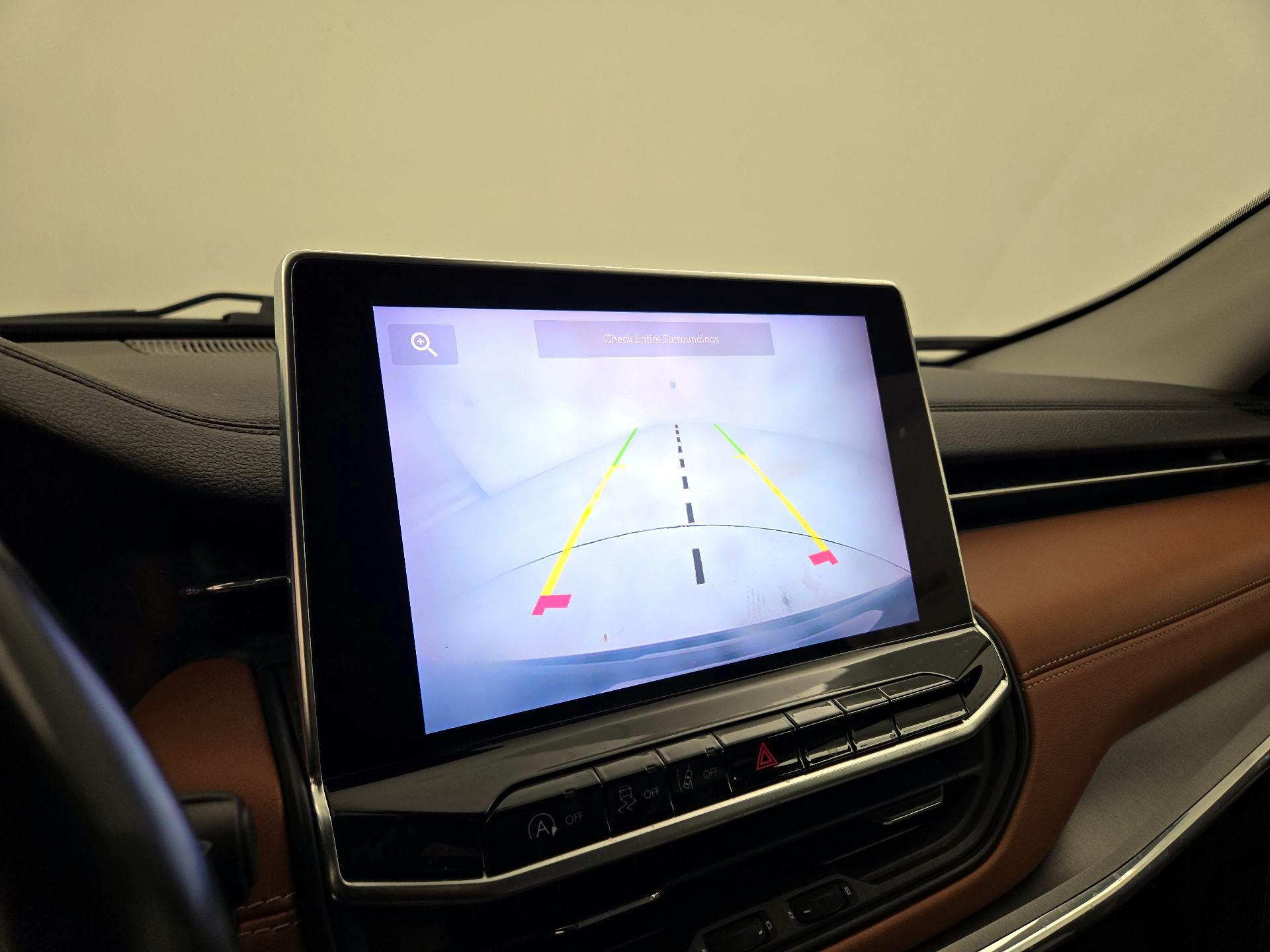 Thumbnail: 2022 Jeep Compass - 14