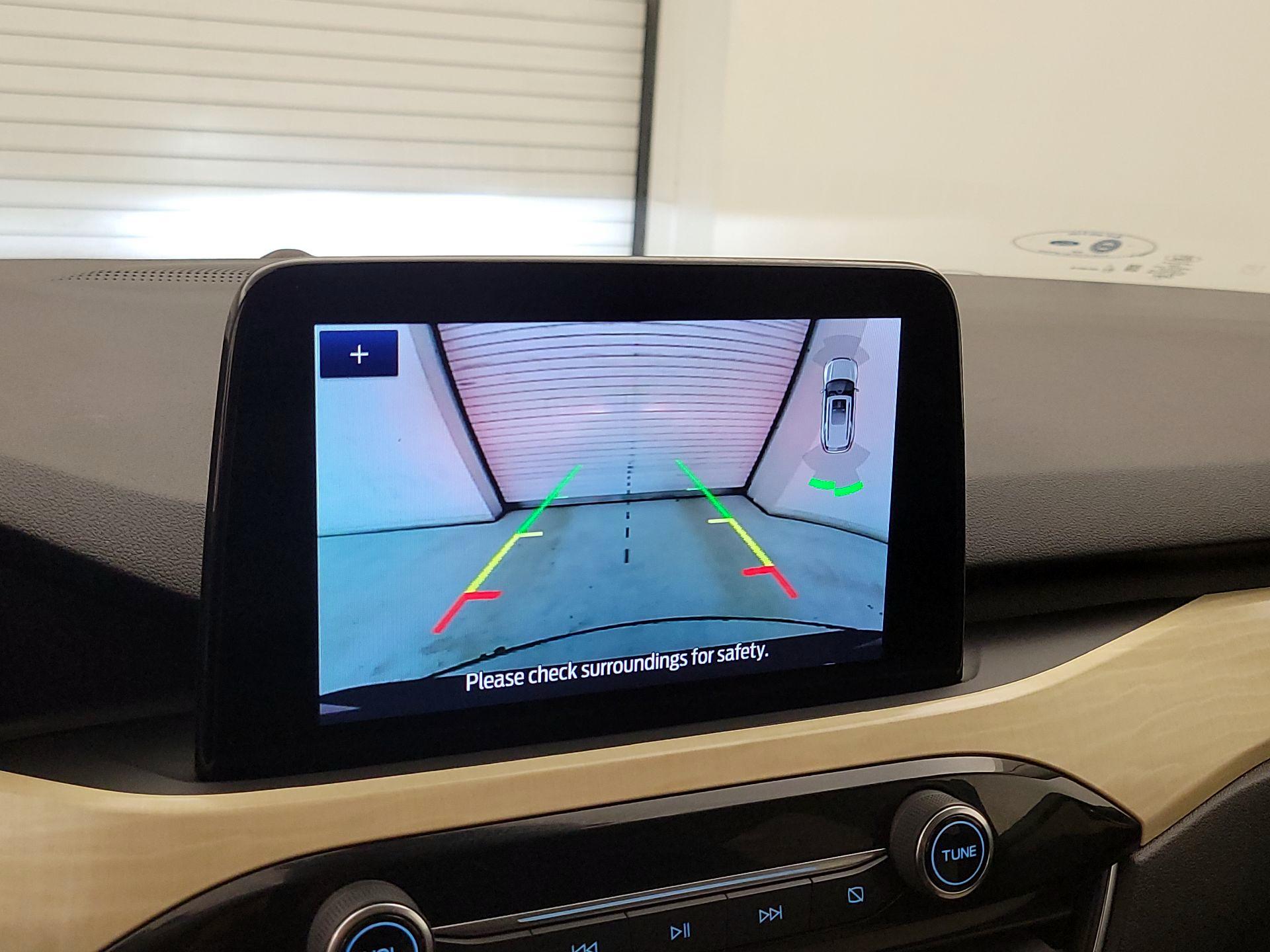 Thumbnail: 2021 Ford Escape - 14