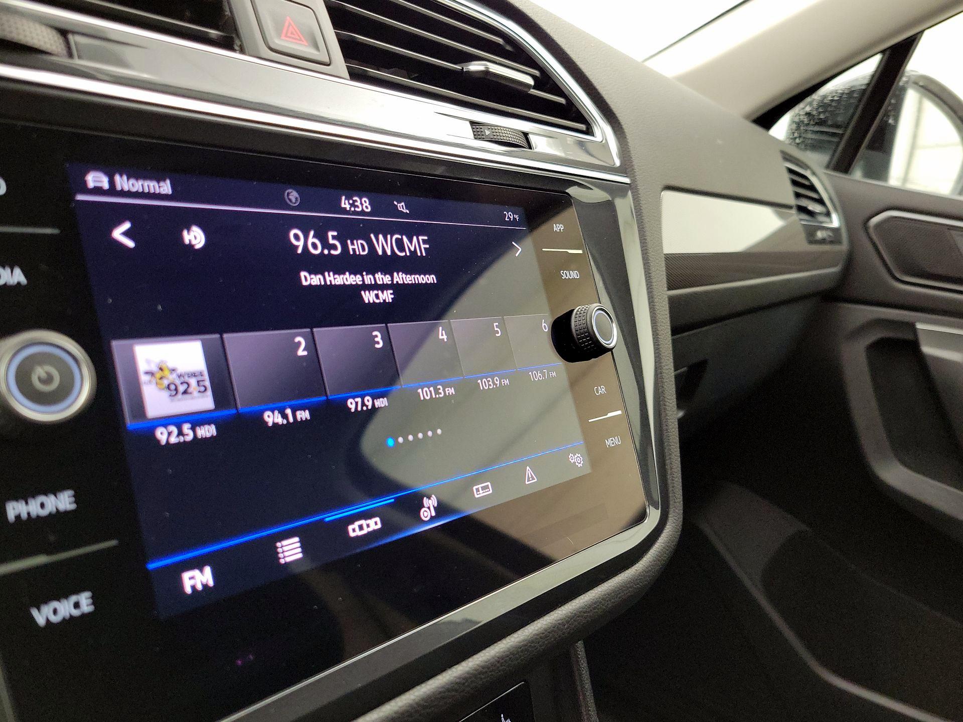 Thumbnail: 2023 Volkswagen Tiguan - 15