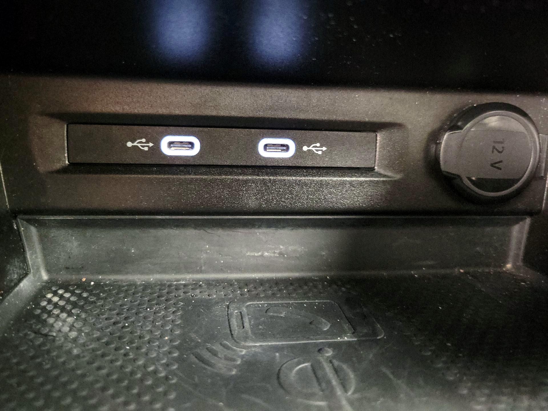 Thumbnail: 2023 Volkswagen Tiguan - 18