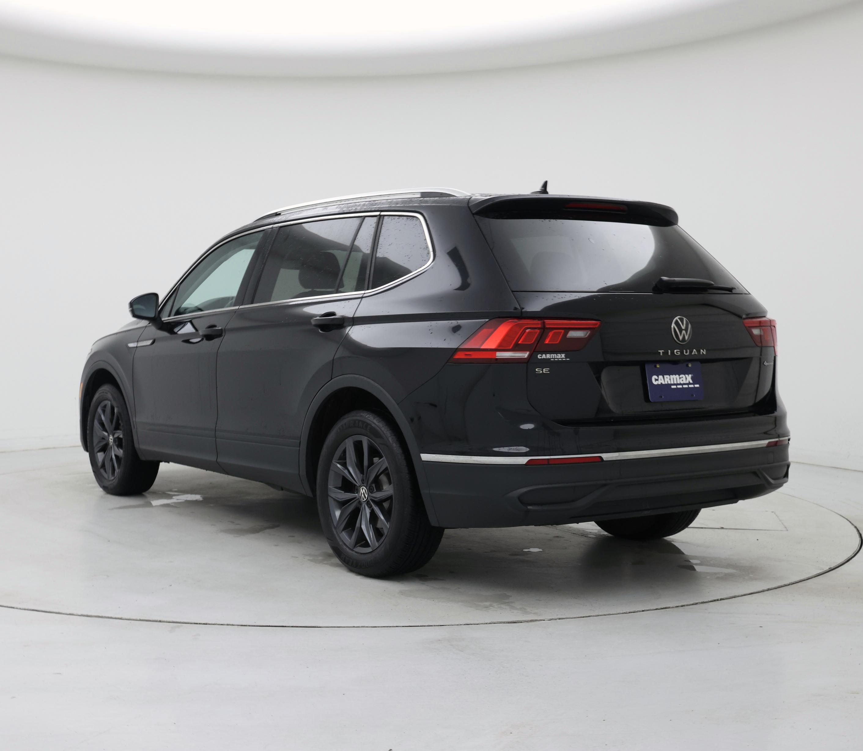 Thumbnail: 2023 Volkswagen Tiguan - 2